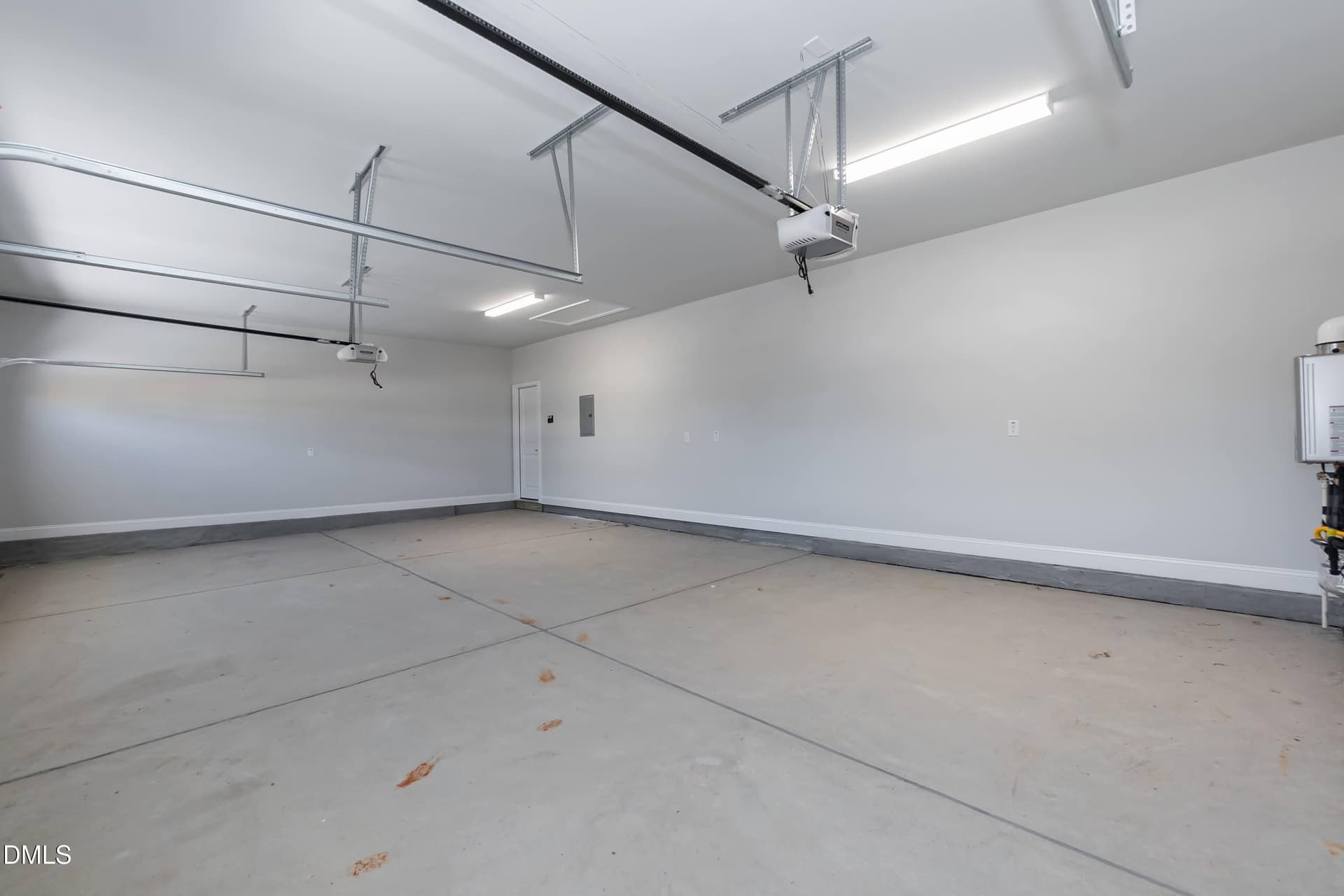 Garage 01 - 310 Galway Road, Lillington, NC 27546