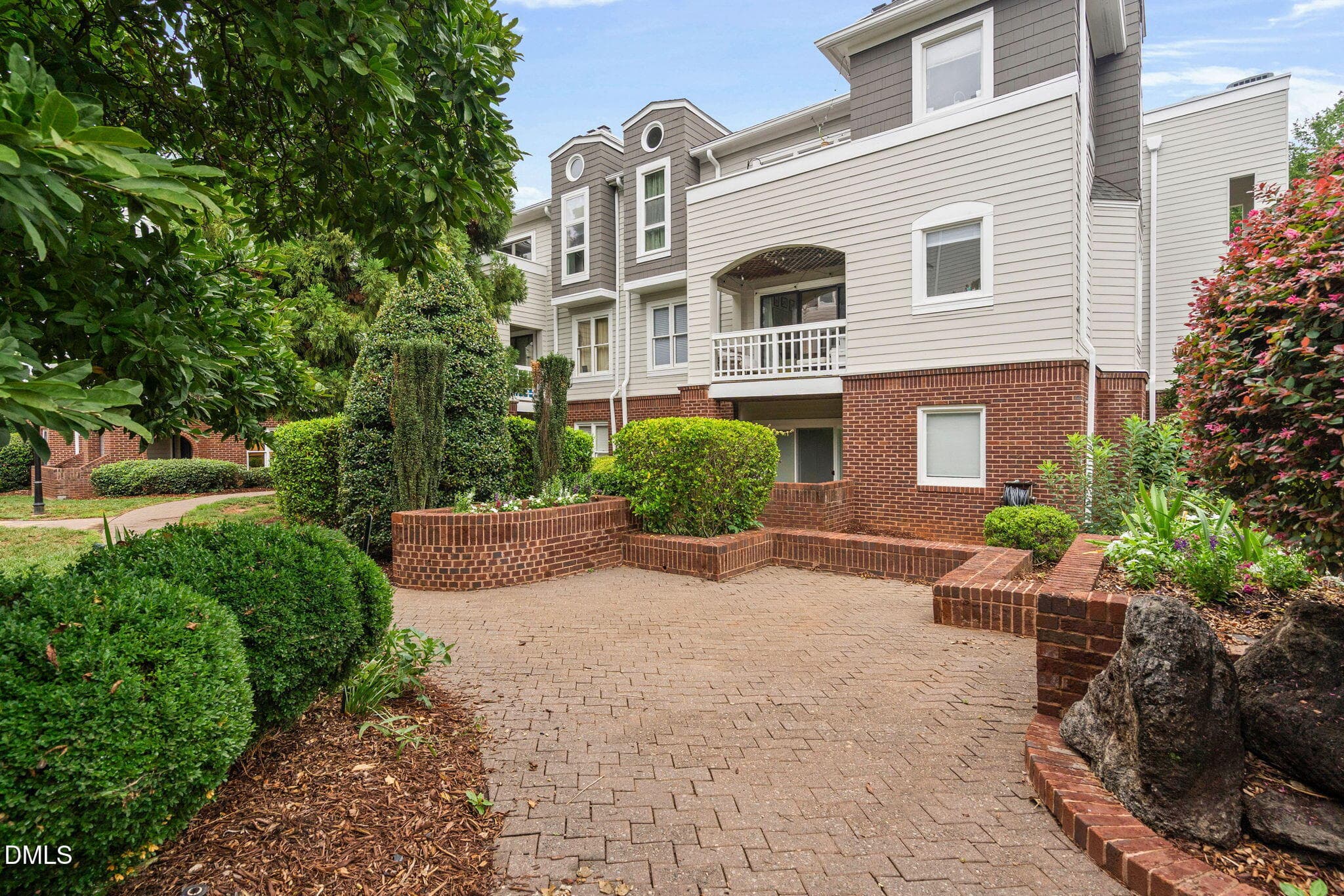 15-web-or-mls-1000-brighthurst-dr-unit-3 - 1000 Brighthurst Drive 304, Raleigh, NC 27605, Raleigh