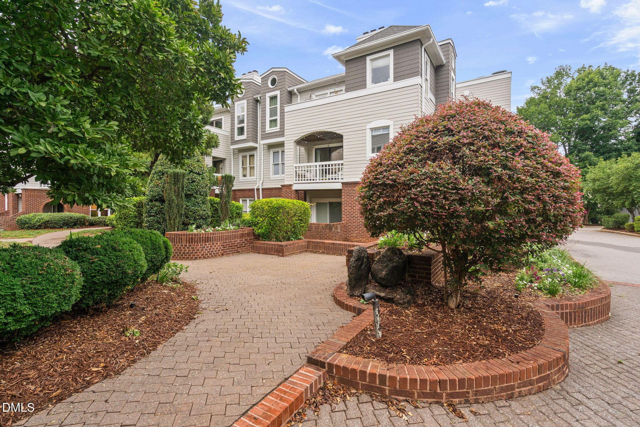16-web-or-mls-1000-brighthurst-dr-unit-3 - 1000 Brighthurst Drive 304, Raleigh, NC 27605, Raleigh