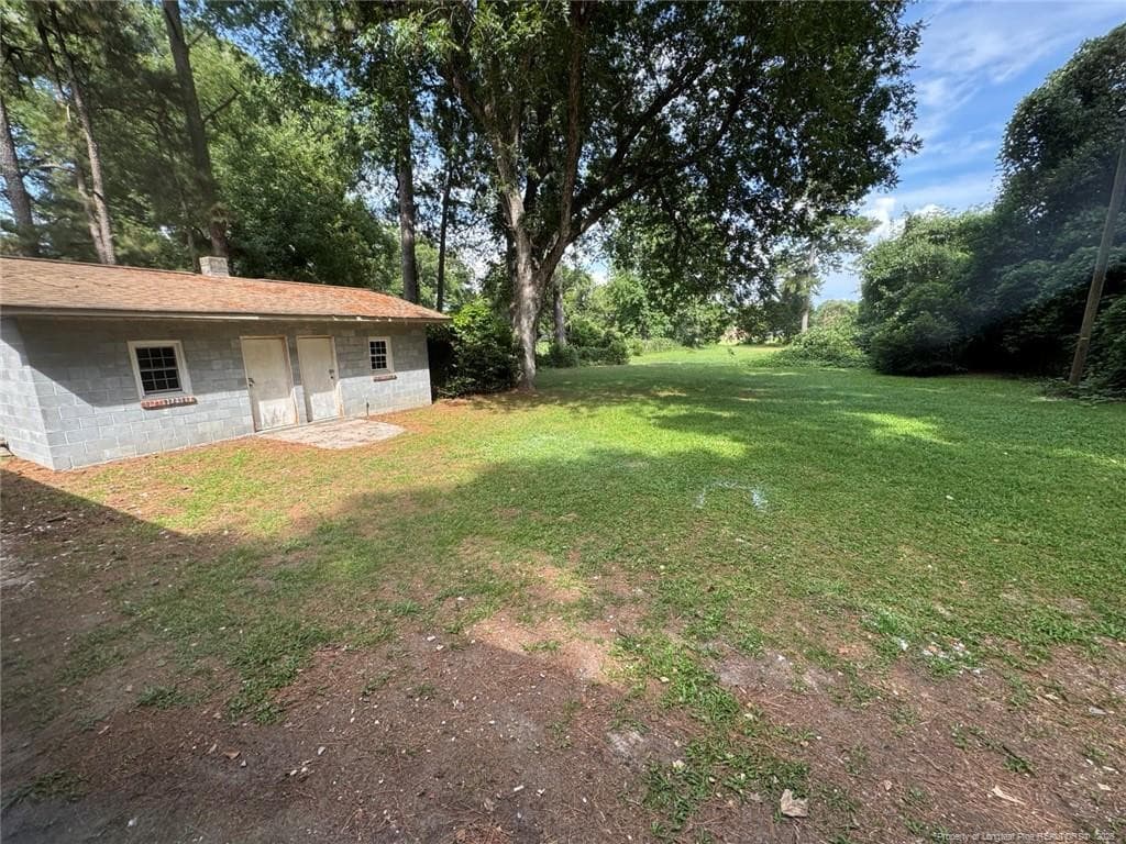 Photo 18 - 107 S 1st Street, Maxton, NC 28364