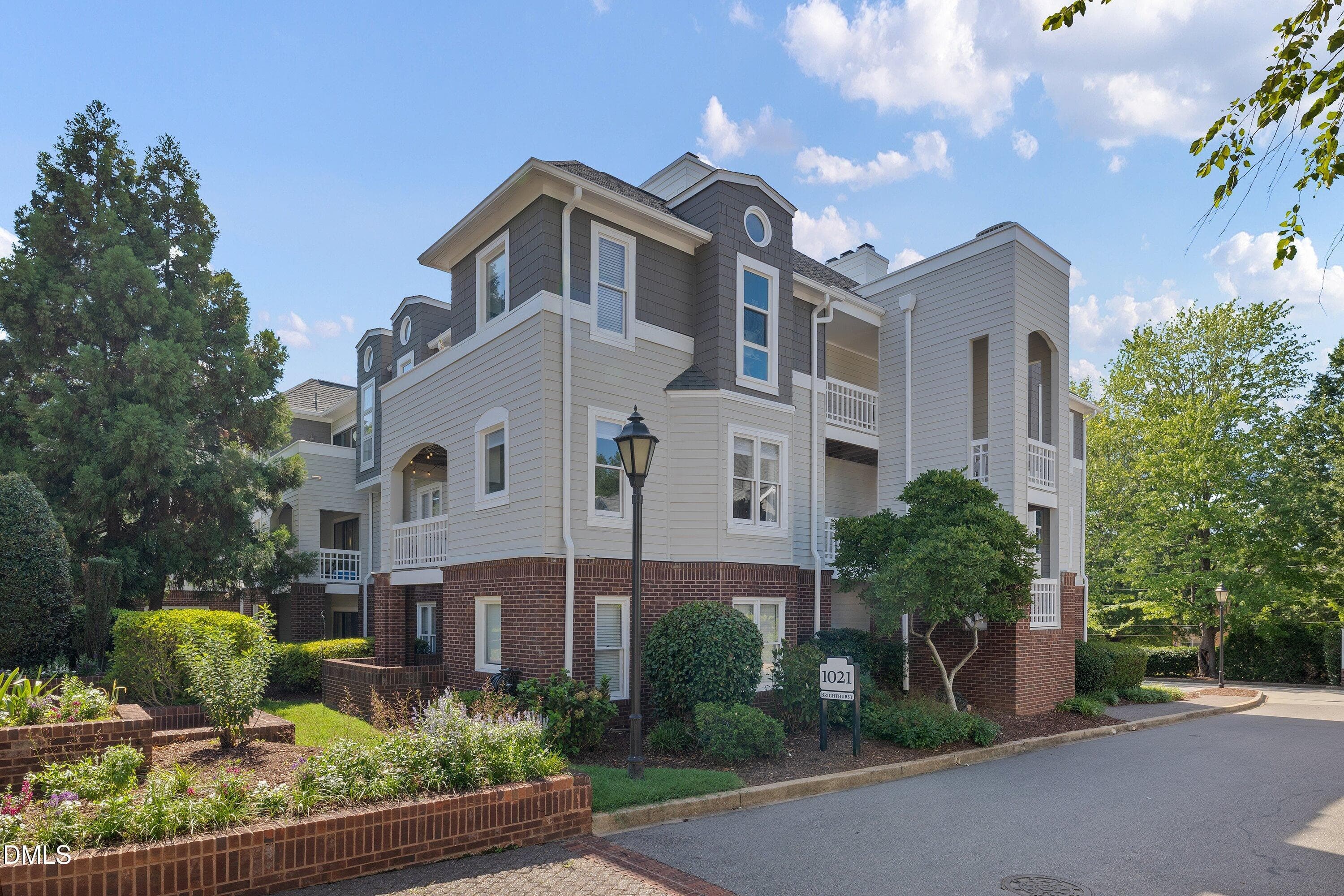 36-Downtown Raleigh Front House - 1021 Brighthurst Drive 103, Raleigh, NC 27605, Raleigh