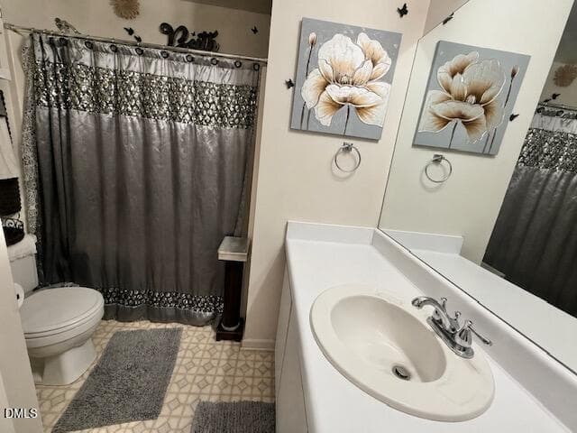 hall bath - 425 Talmage Street, Raleigh, NC 27603, Raleigh