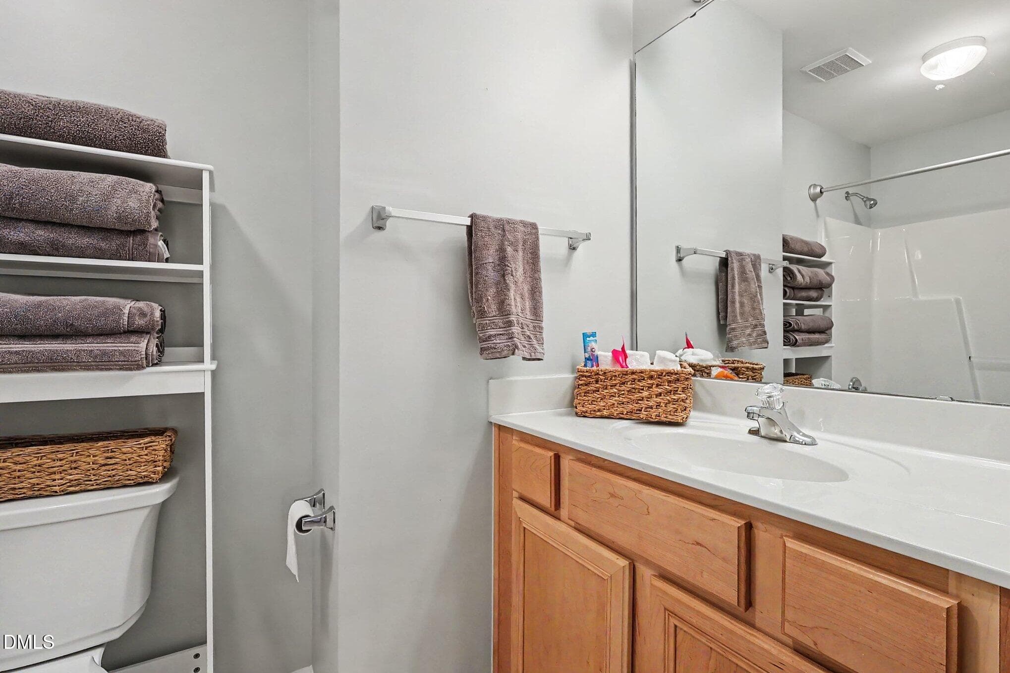 Hall Full Bath - 8417 Dunnington Circle, Raleigh, NC 27613, Raleigh