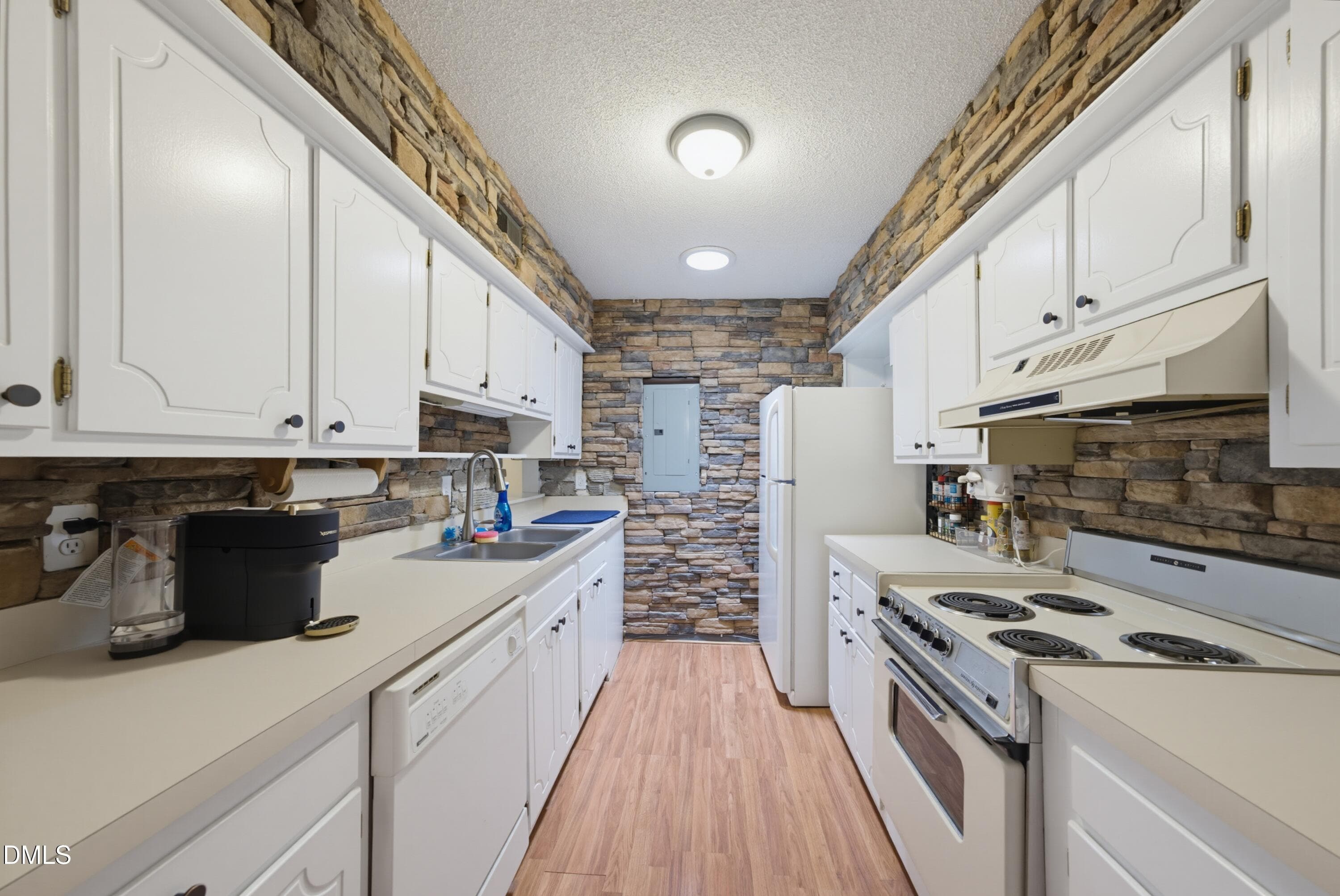 Kitchen - 4709 Edwards Mill Road E, Raleigh, NC 27612, Raleigh