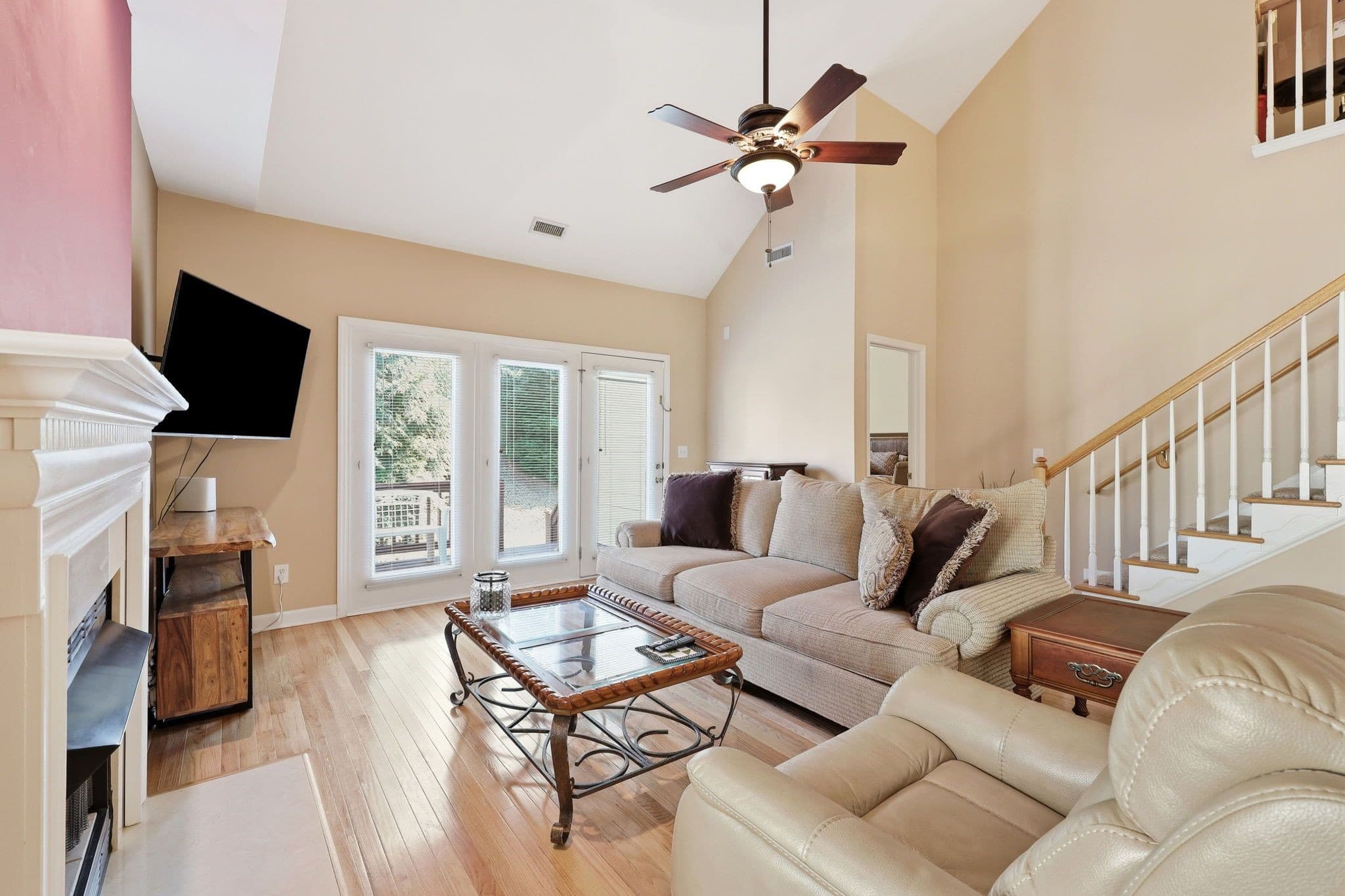 23-web-or-mls-IMG_4050_edit.jpg - 7642 Astoria Place, Raleigh, NC 27612, Raleigh