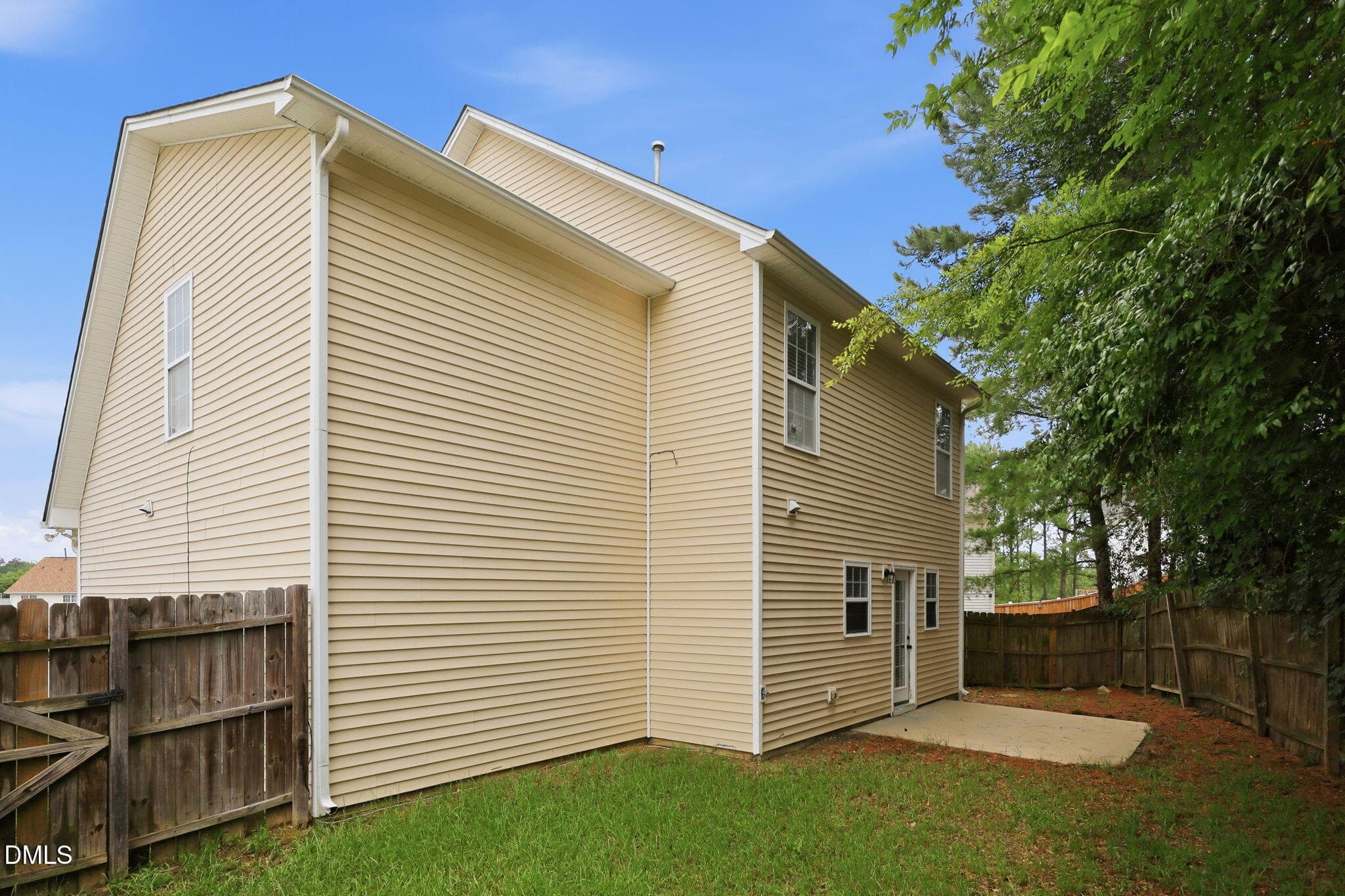 23-web-or-mls-IMG_9884 - 1423 Windycrest Court, Raleigh, NC 27610, Raleigh