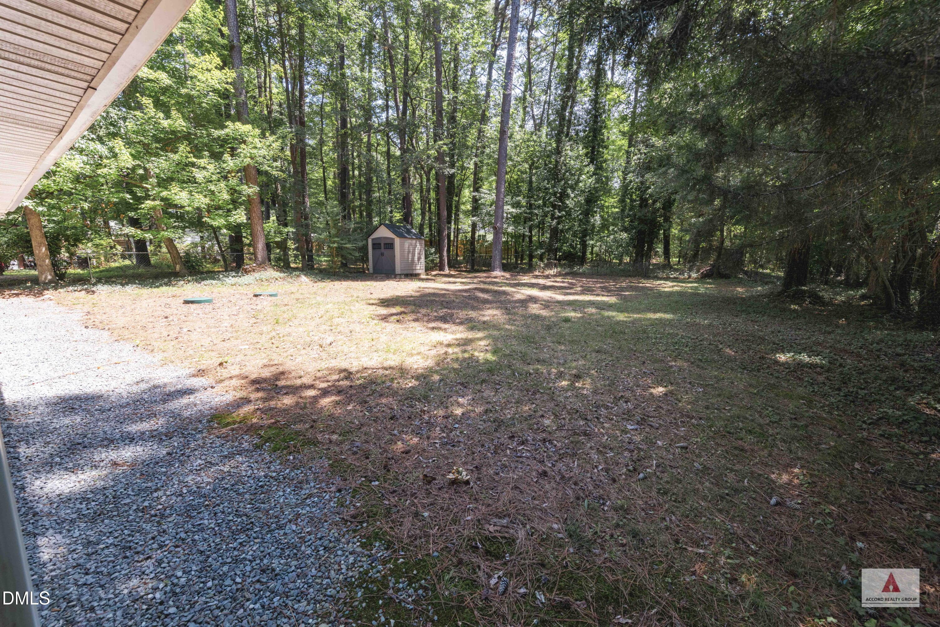 4 ww yard - 4 Winterberry Way, Chapel Hill, NC 27516, Chapel Hill