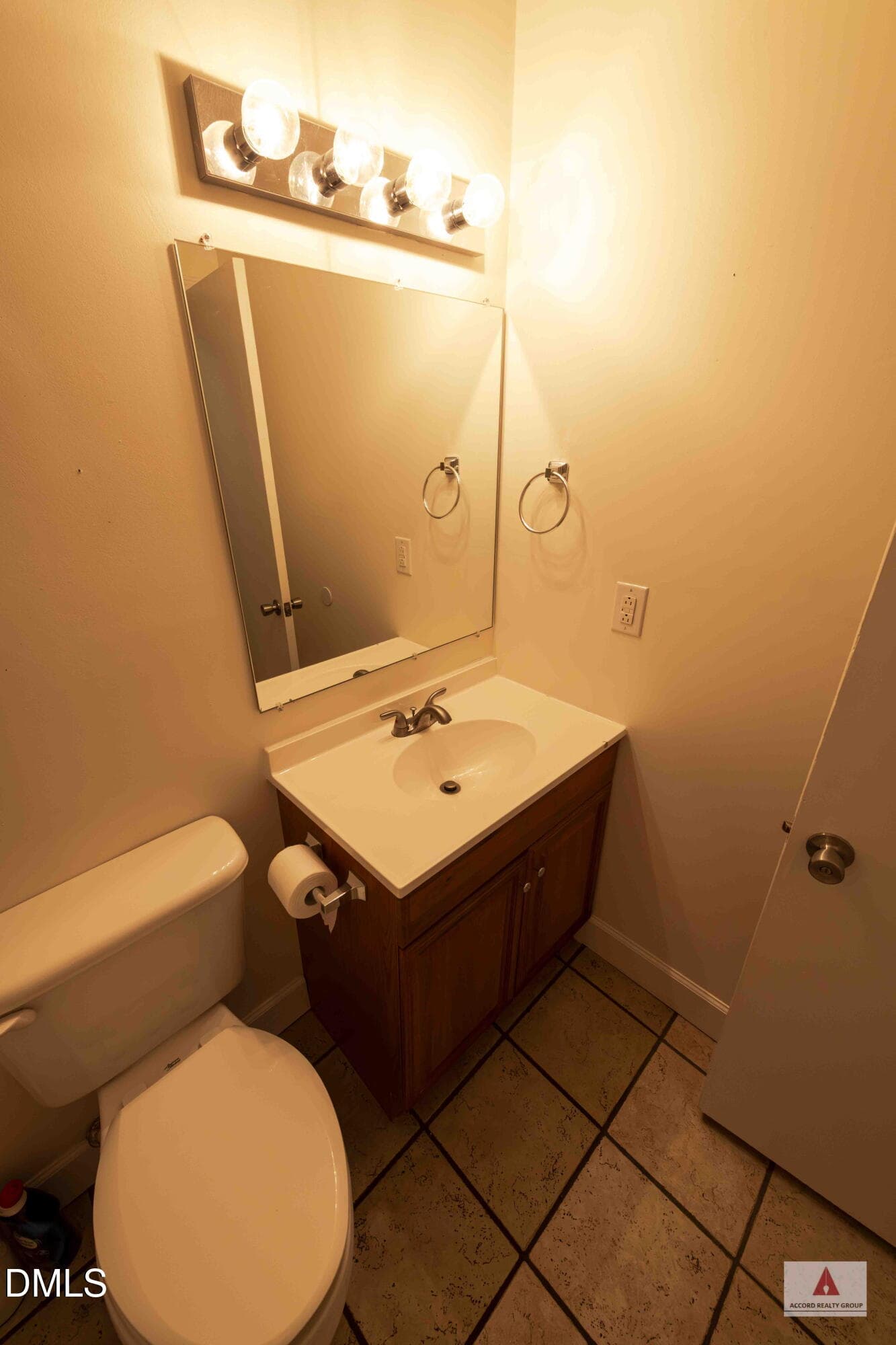 4 ww bath 2 - 4 Winterberry Way, Chapel Hill, NC 27516, Chapel Hill