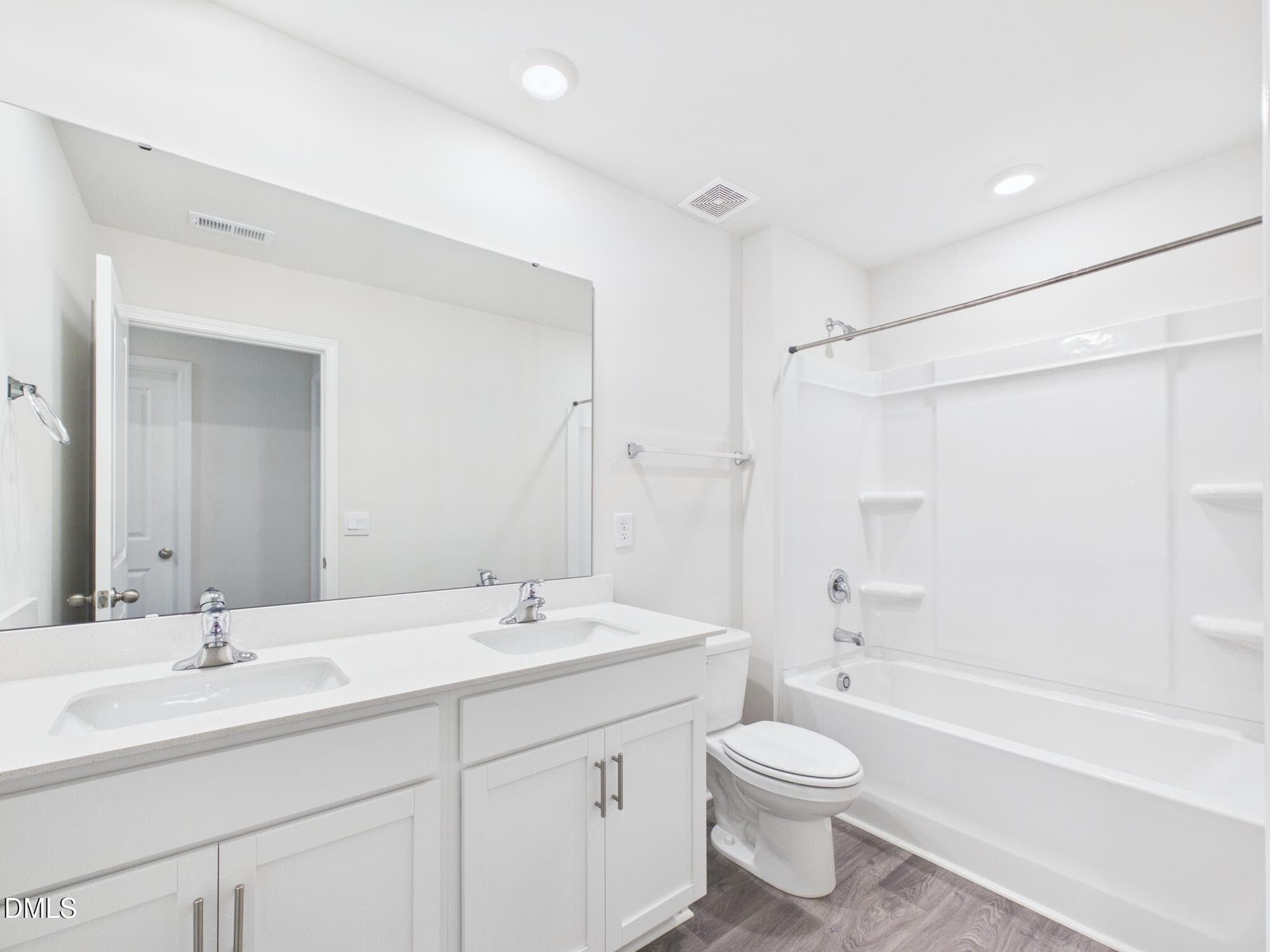 Hall bath - 3005 Egert Drive, Haw River, NC 27258