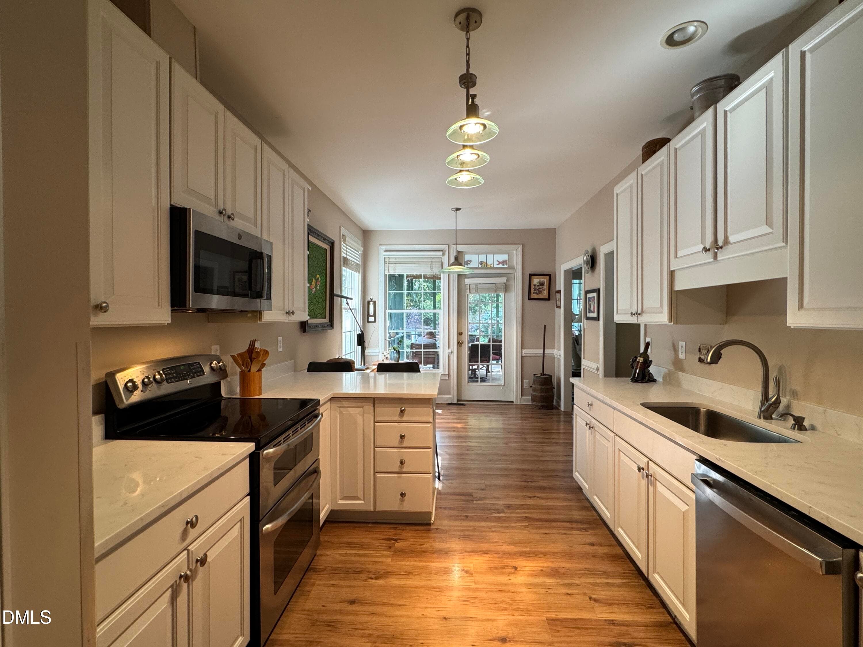 Kitchen-double ovens - 6600 Glen Forrest Drive, Chapel Hill, NC 27517, Chapel Hill