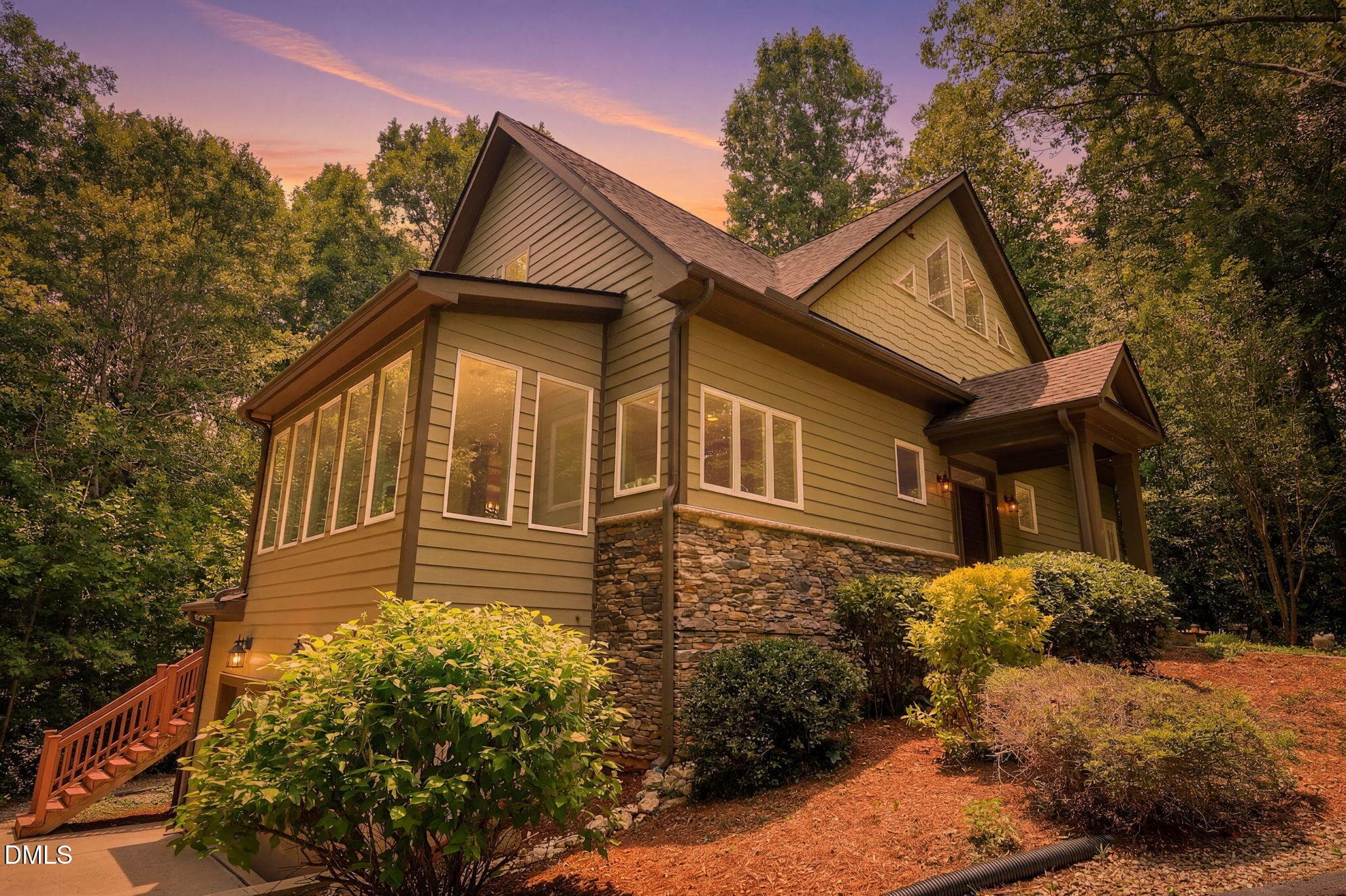2-web-or-mls-DSC05585-VT_twilight_ed4261 - 1001 Reaves Drive, Chapel Hill, NC 27516, Chapel Hill
