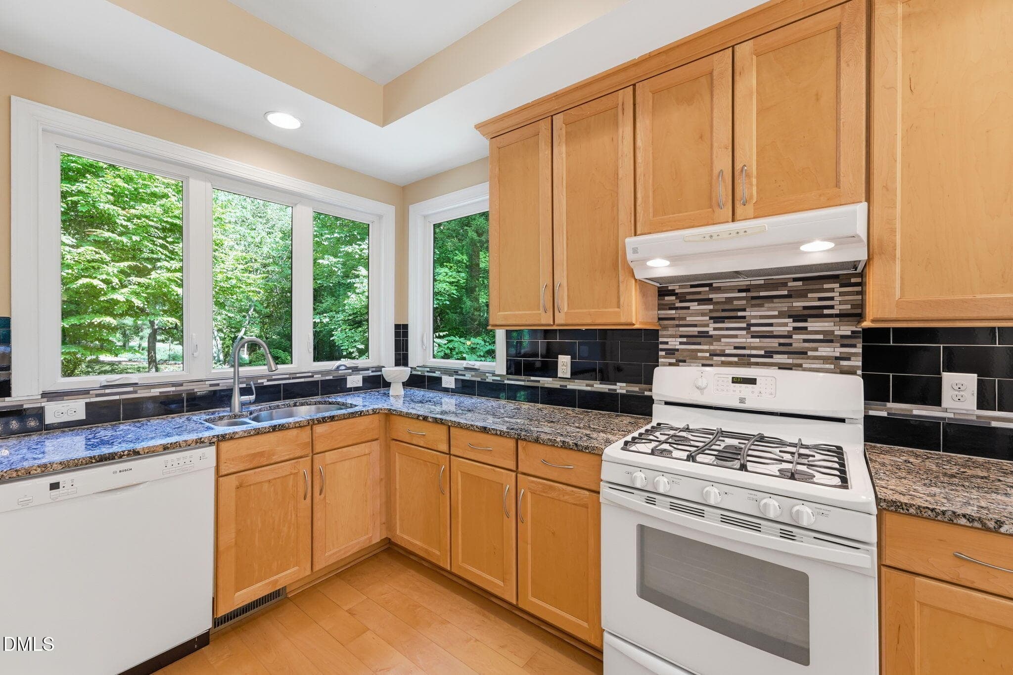 27-web-or-mls-DSC05289 - 1001 Reaves Drive, Chapel Hill, NC 27516, Chapel Hill