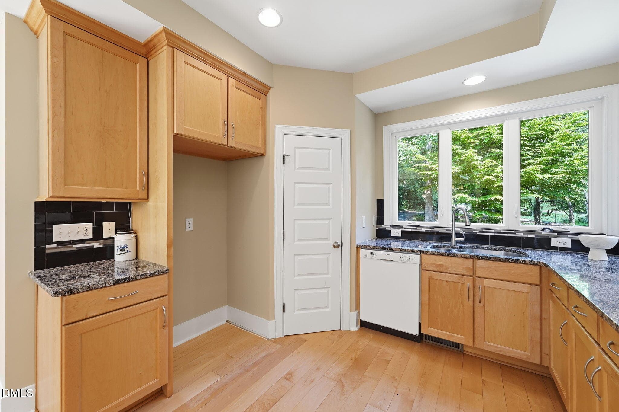 28-web-or-mls-DSC05304 - 1001 Reaves Drive, Chapel Hill, NC 27516, Chapel Hill