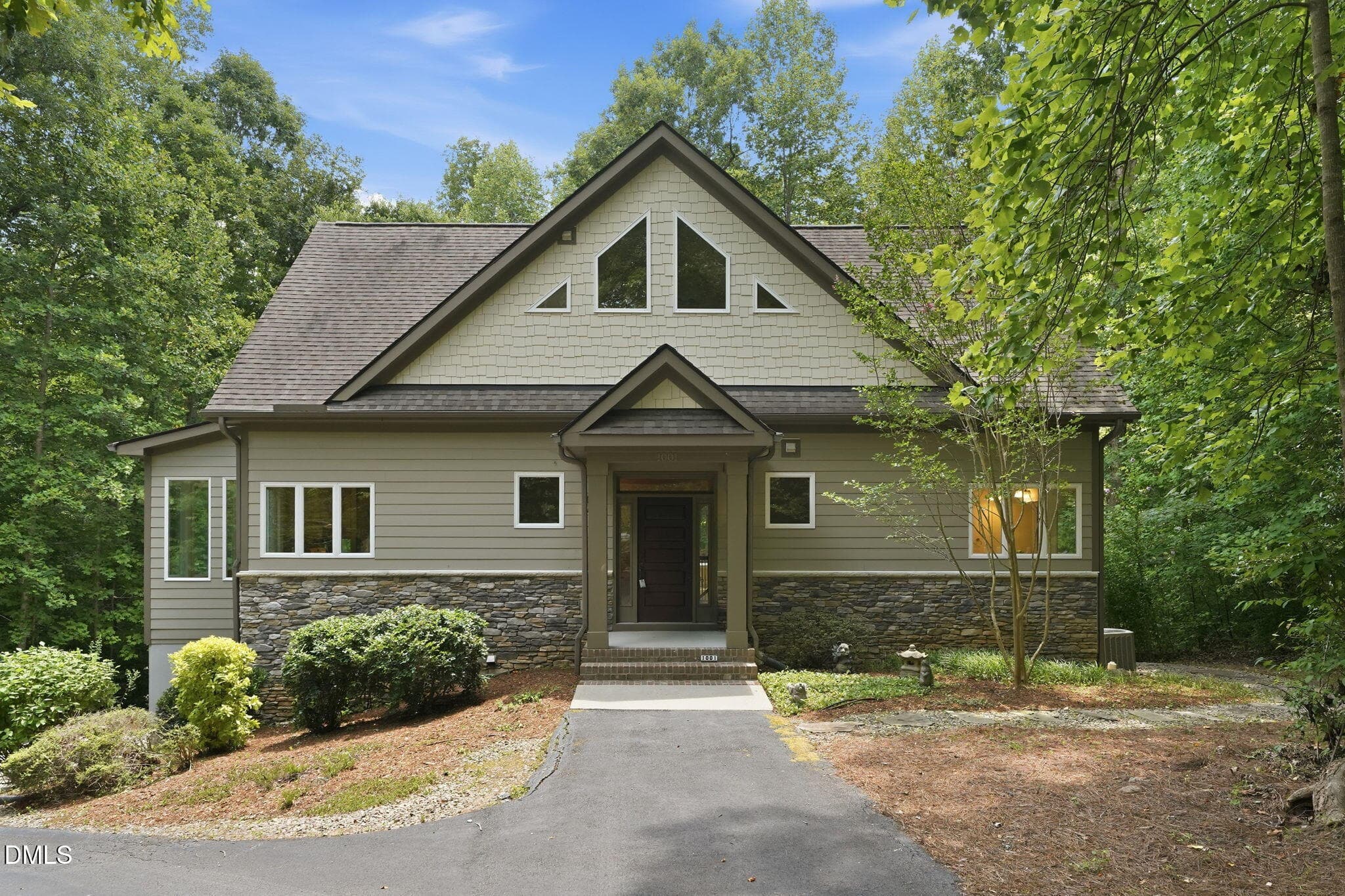 46-web-or-mls-DSC05550 - 1001 Reaves Drive, Chapel Hill, NC 27516, Chapel Hill