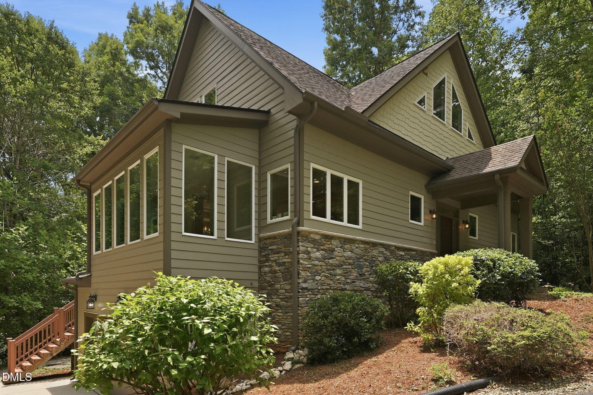 47-web-or-mls-DSC05585 - 1001 Reaves Drive, Chapel Hill, NC 27516, Chapel Hill