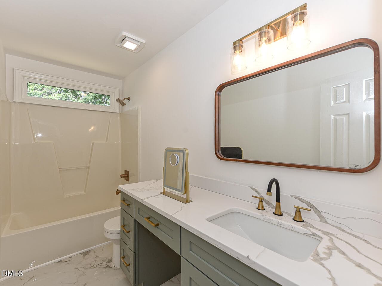 Interior - Upstairs Full Bath - OK - 10205 Sorrills Creek Lane, Raleigh, NC 27614, Raleigh