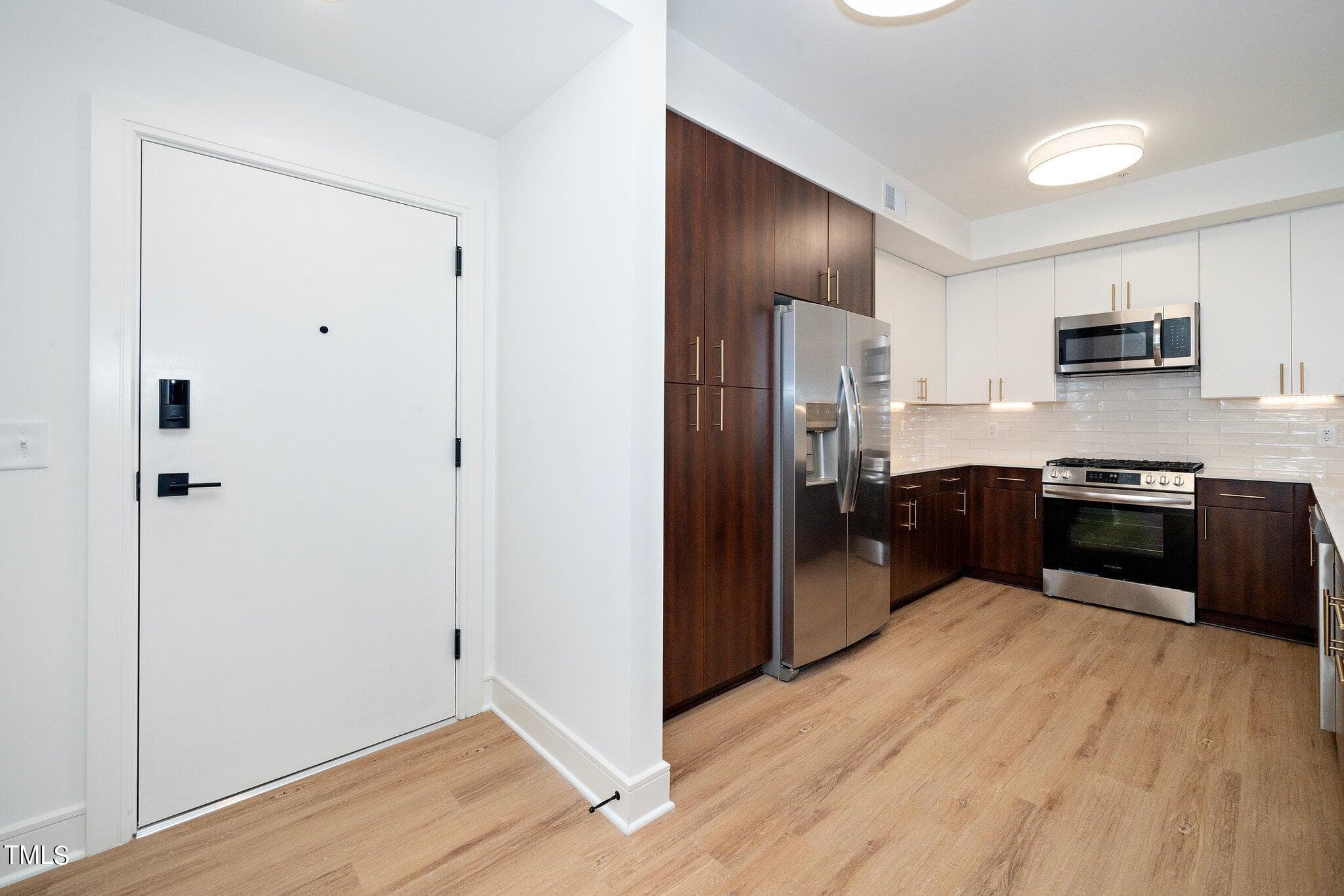 6-web-or-mls-615 W Peace St 306 (1 of 21 - 615 W Peace Street 306, Raleigh, NC 27605, Raleigh