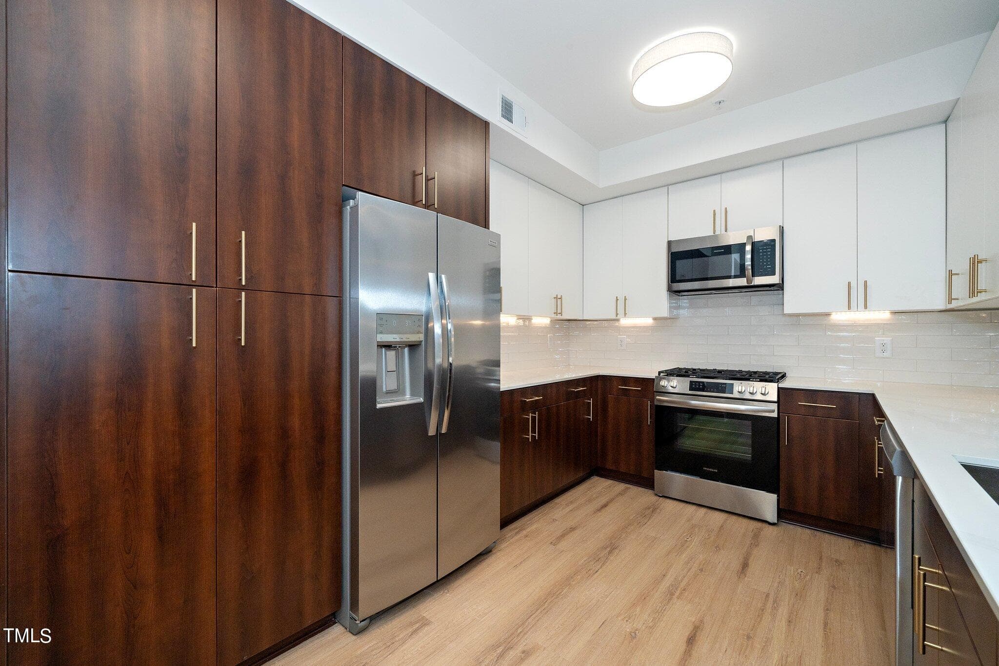 7-web-or-mls-615 W Peace St 306 (2 of 21 - 615 W Peace Street 306, Raleigh, NC 27605, Raleigh