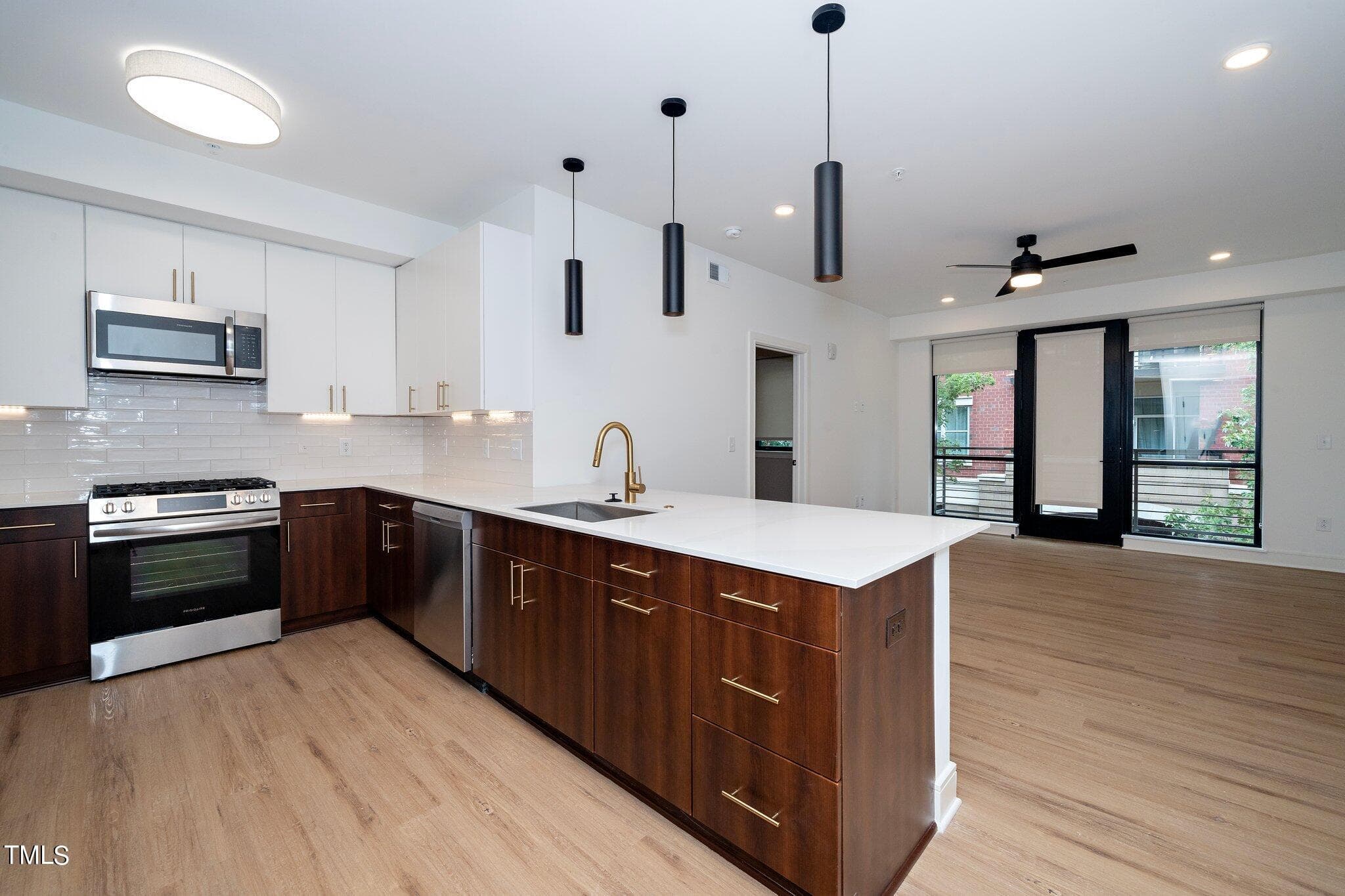 8-web-or-mls-615 W Peace St 306 (3 of 21 - 615 W Peace Street 306, Raleigh, NC 27605, Raleigh