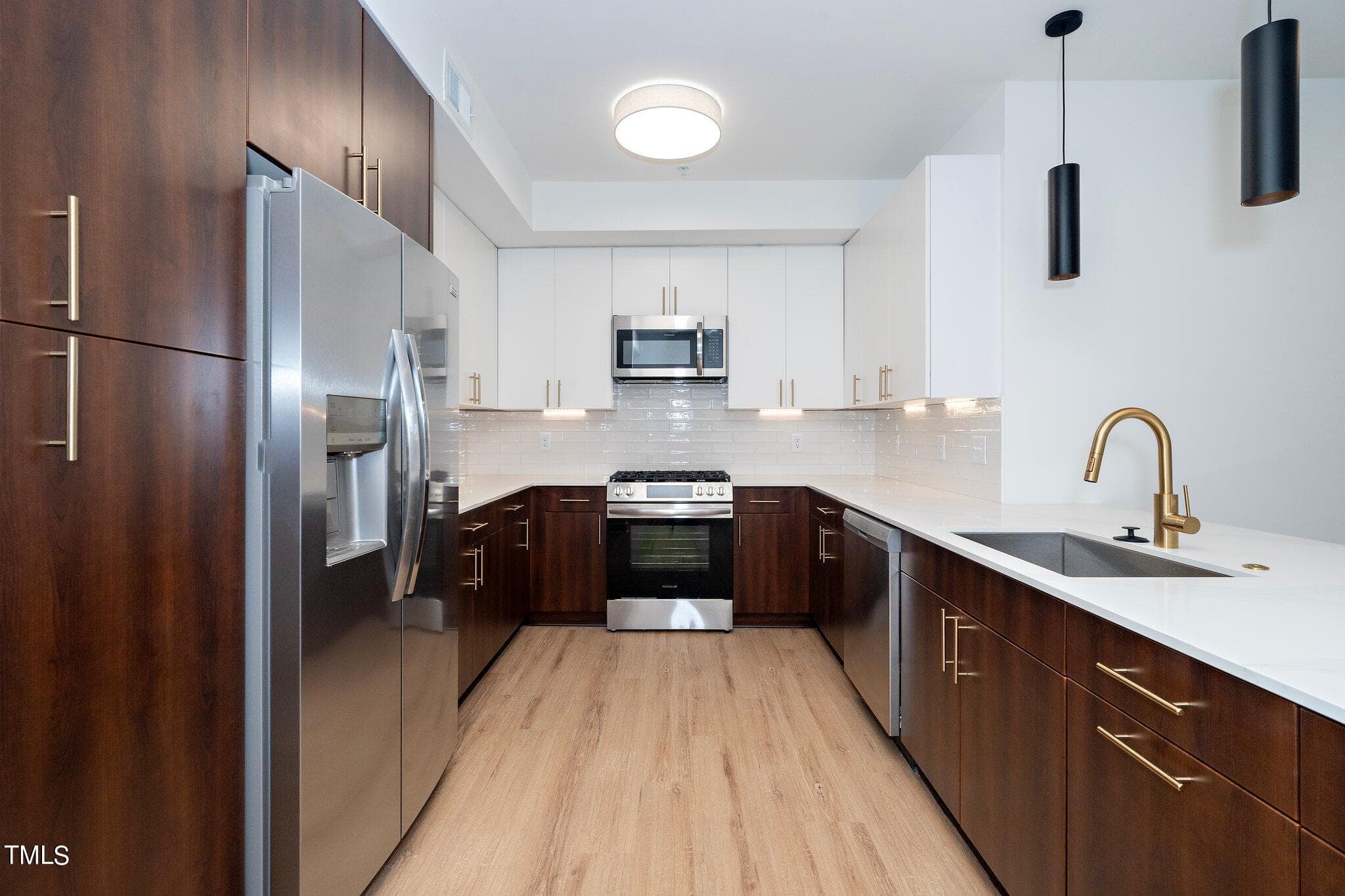 9-web-or-mls-615 W Peace St 306 (4 of 21 - 615 W Peace Street 306, Raleigh, NC 27605, Raleigh
