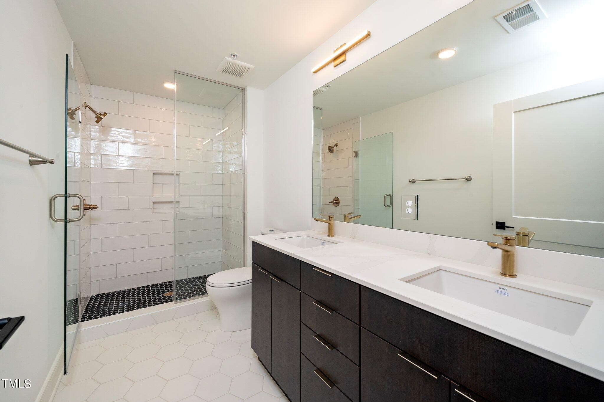18-web-or-mls-615 W Peace St 306 (13 of - 615 W Peace Street 306, Raleigh, NC 27605, Raleigh