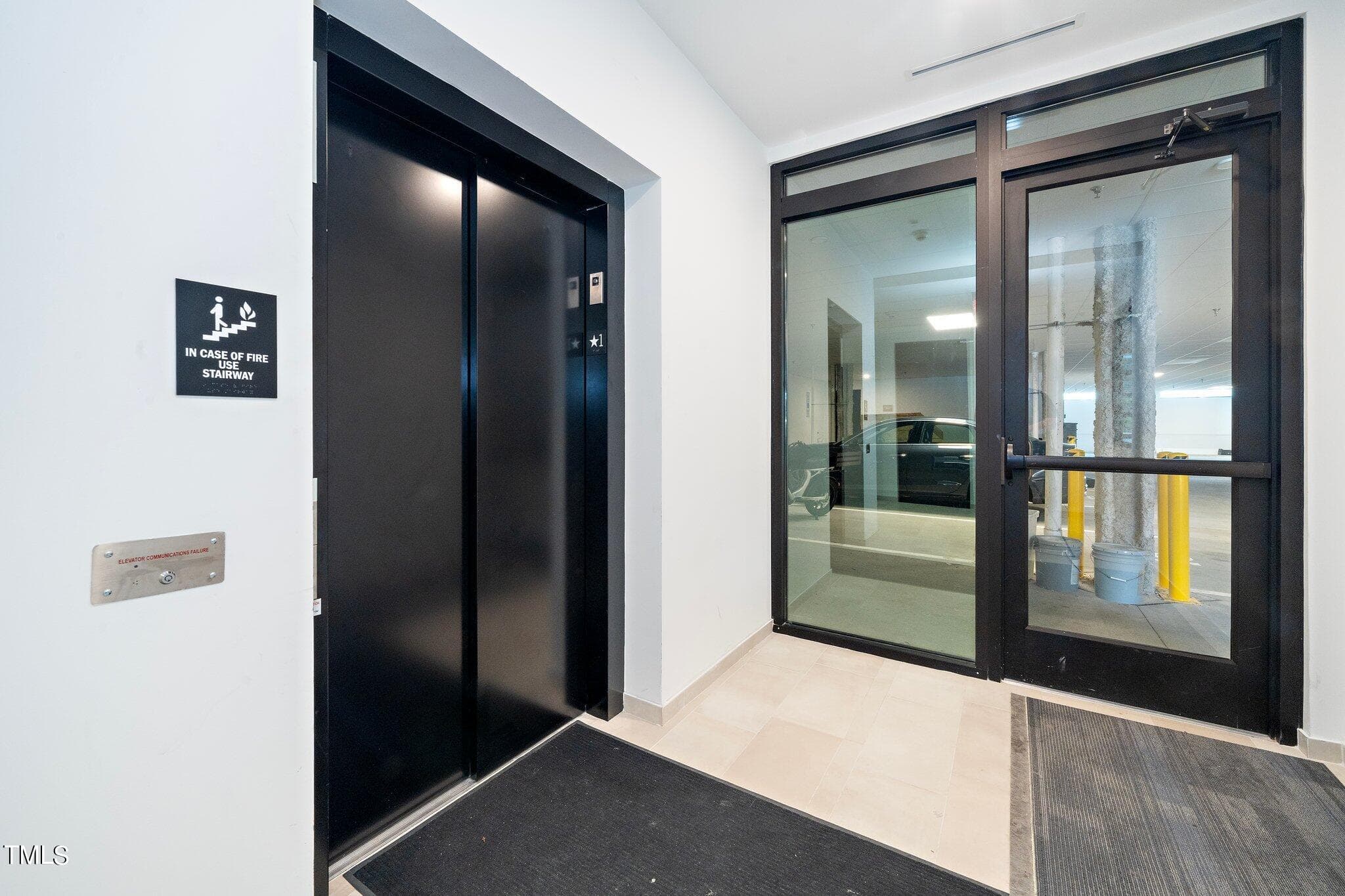4-web-or-mls-615 W Peace St 306 (18 of 2 - 615 W Peace Street 306, Raleigh, NC 27605, Raleigh