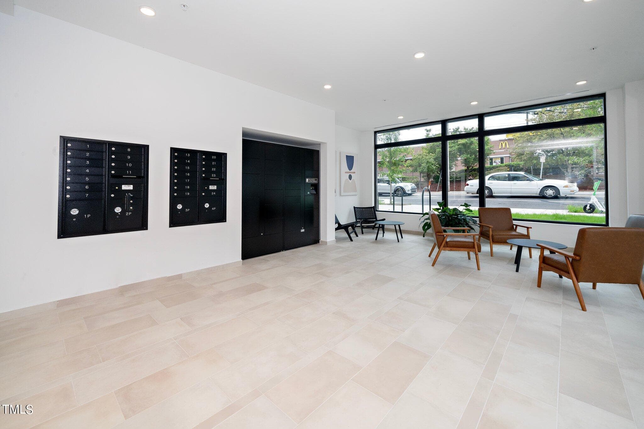 3-web-or-mls-615 W Peace St 306 (21 of 2 - 615 W Peace Street 306, Raleigh, NC 27605, Raleigh