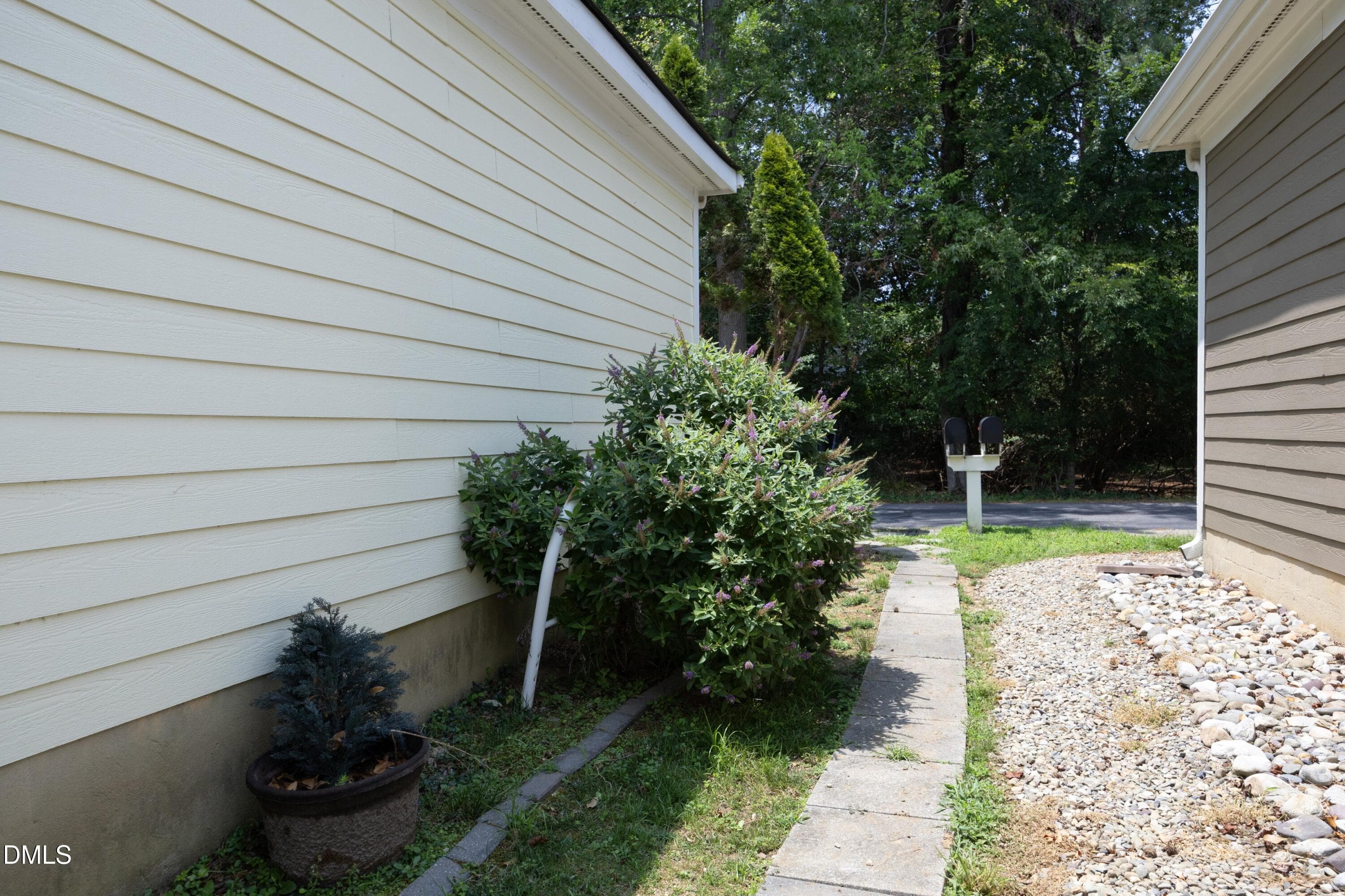 28SideWalkway - 10845 Connally Lane, Raleigh, NC 27614, Raleigh