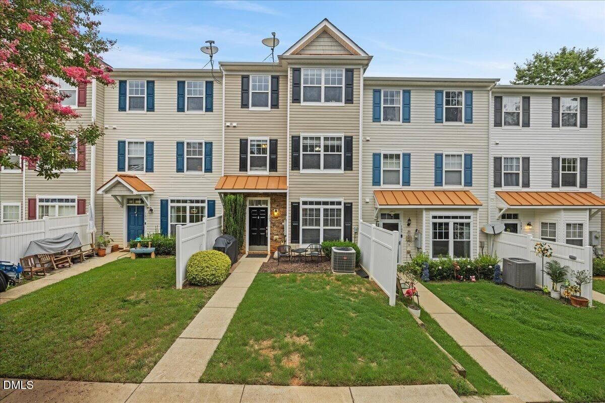 02-2A1A3640 - 2220 Raven Road 107, Raleigh, NC 27614, Raleigh