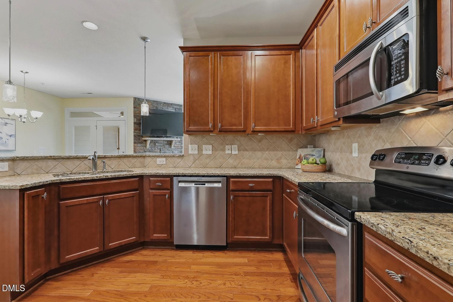 007-022-Kitchen-1500x1000 - 9137 Wooden Road, Raleigh, NC 27617, Raleigh