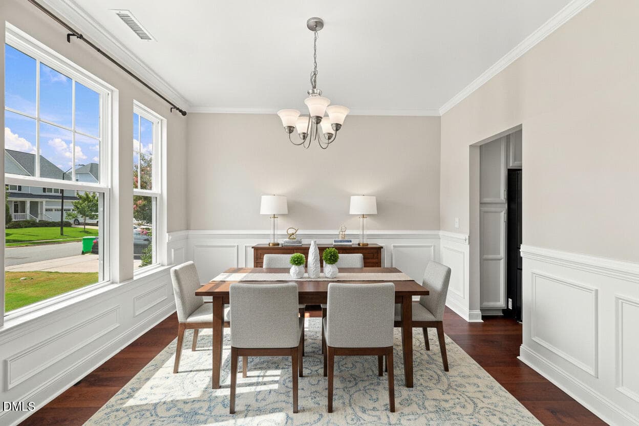chat_staged_14-web-or-mls-IMG_1053 - 5045 Aspen Meadow Street, Raleigh, NC 27616, Raleigh