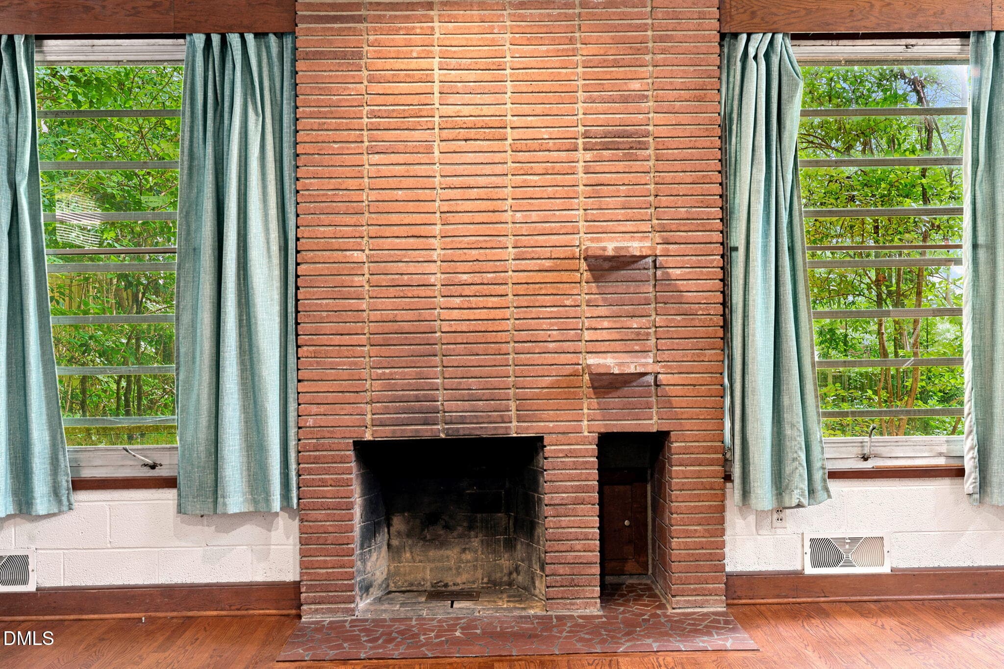Masonry fireplace - 2205 Garden Place, Raleigh, NC 27607, Raleigh