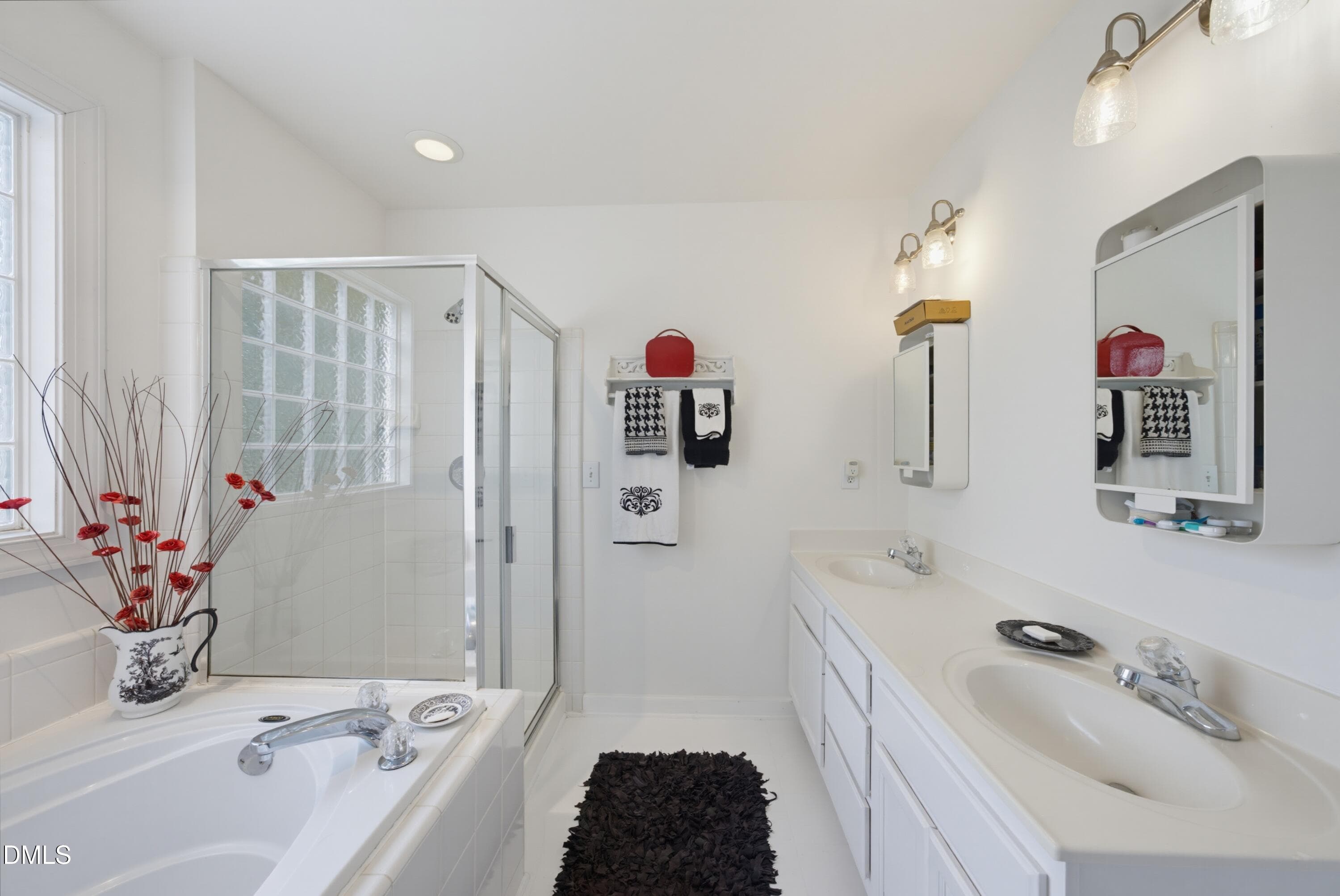 Spacious And Relaxing Primary Bath - 8901 Castleton Lane, Raleigh, NC 27615, Raleigh