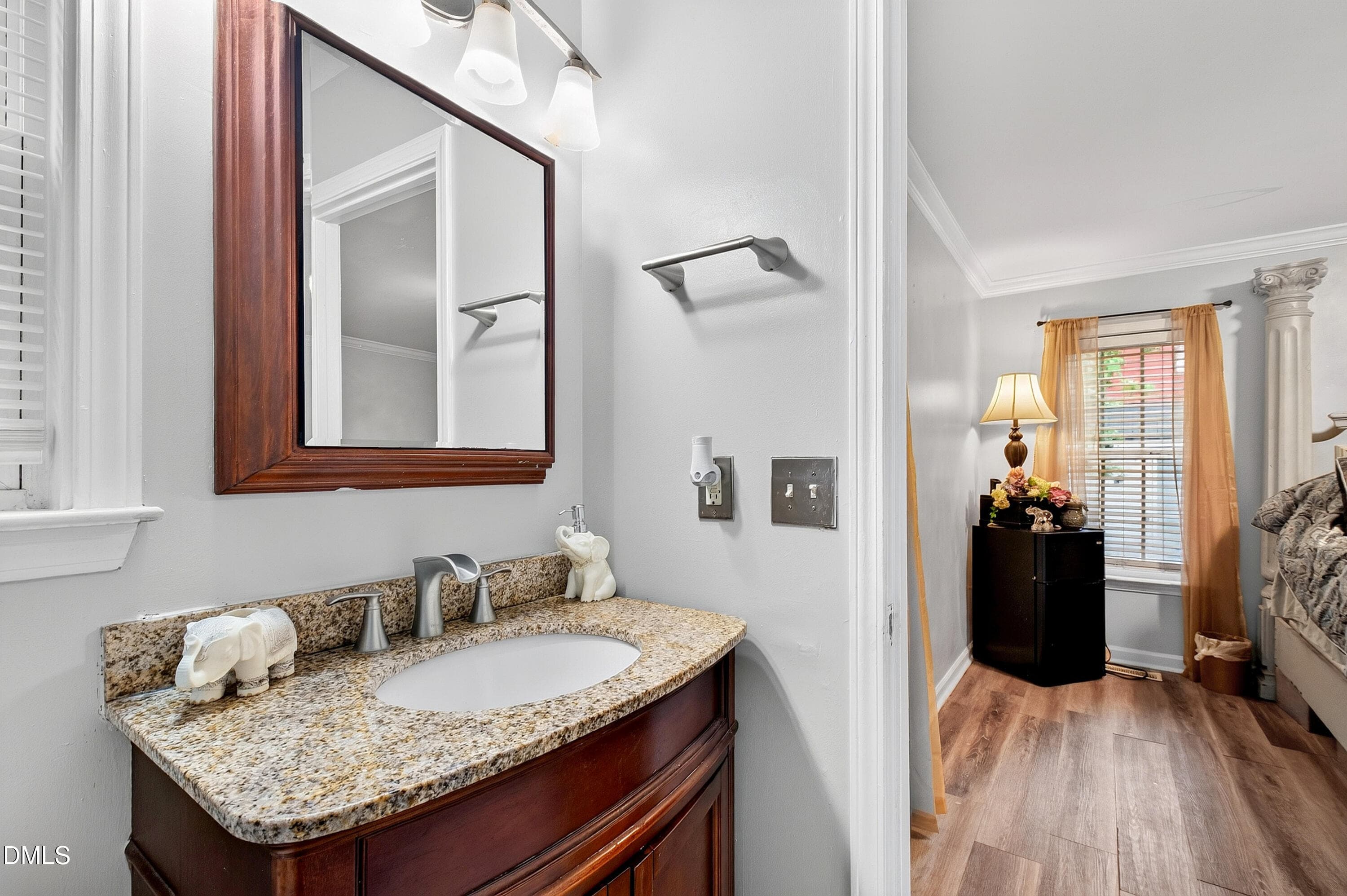Jones (27) - 702 E Jones Street, Raleigh, NC 27601, Raleigh