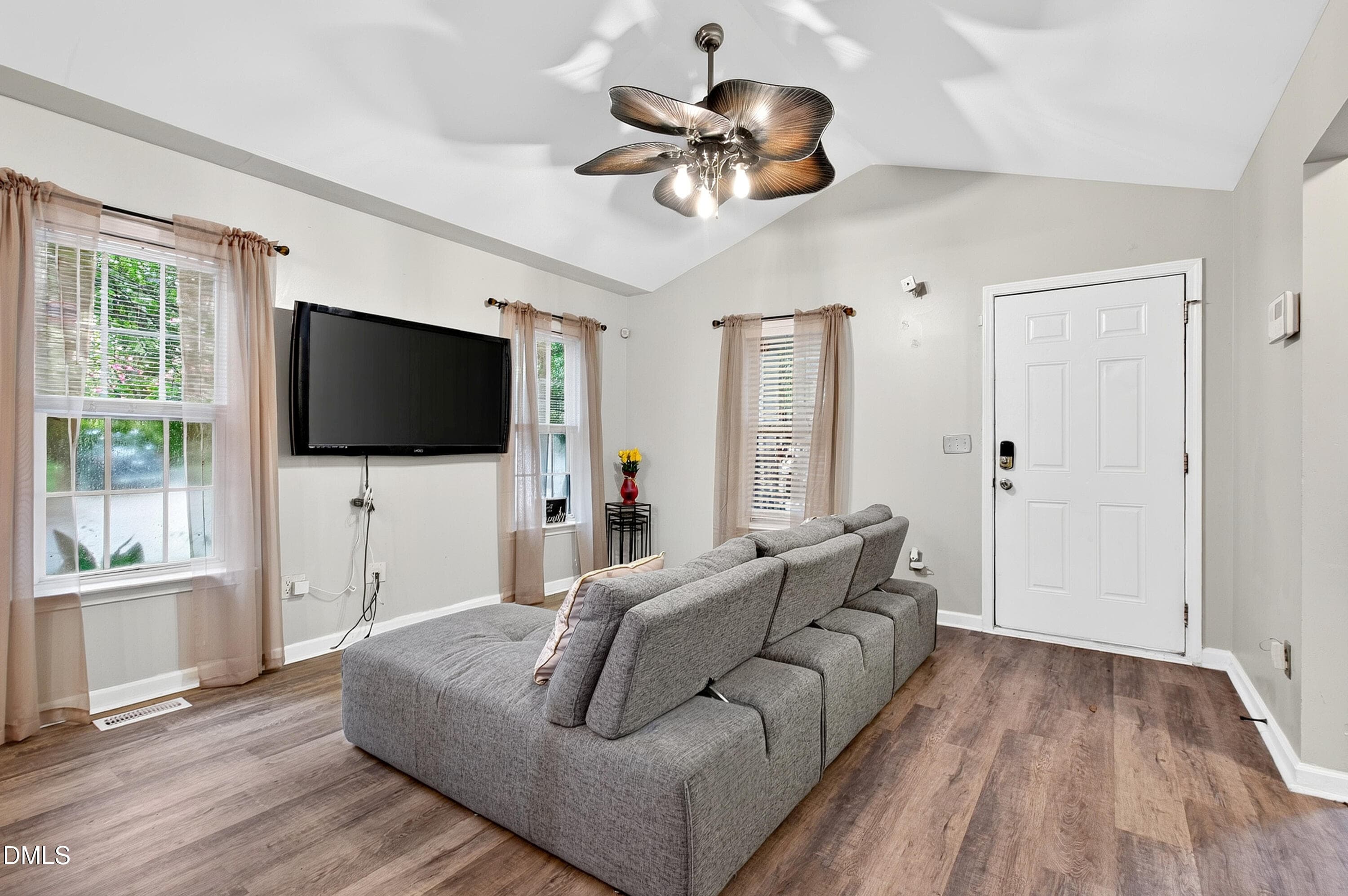 Jones (11) - 702 E Jones Street, Raleigh, NC 27601, Raleigh