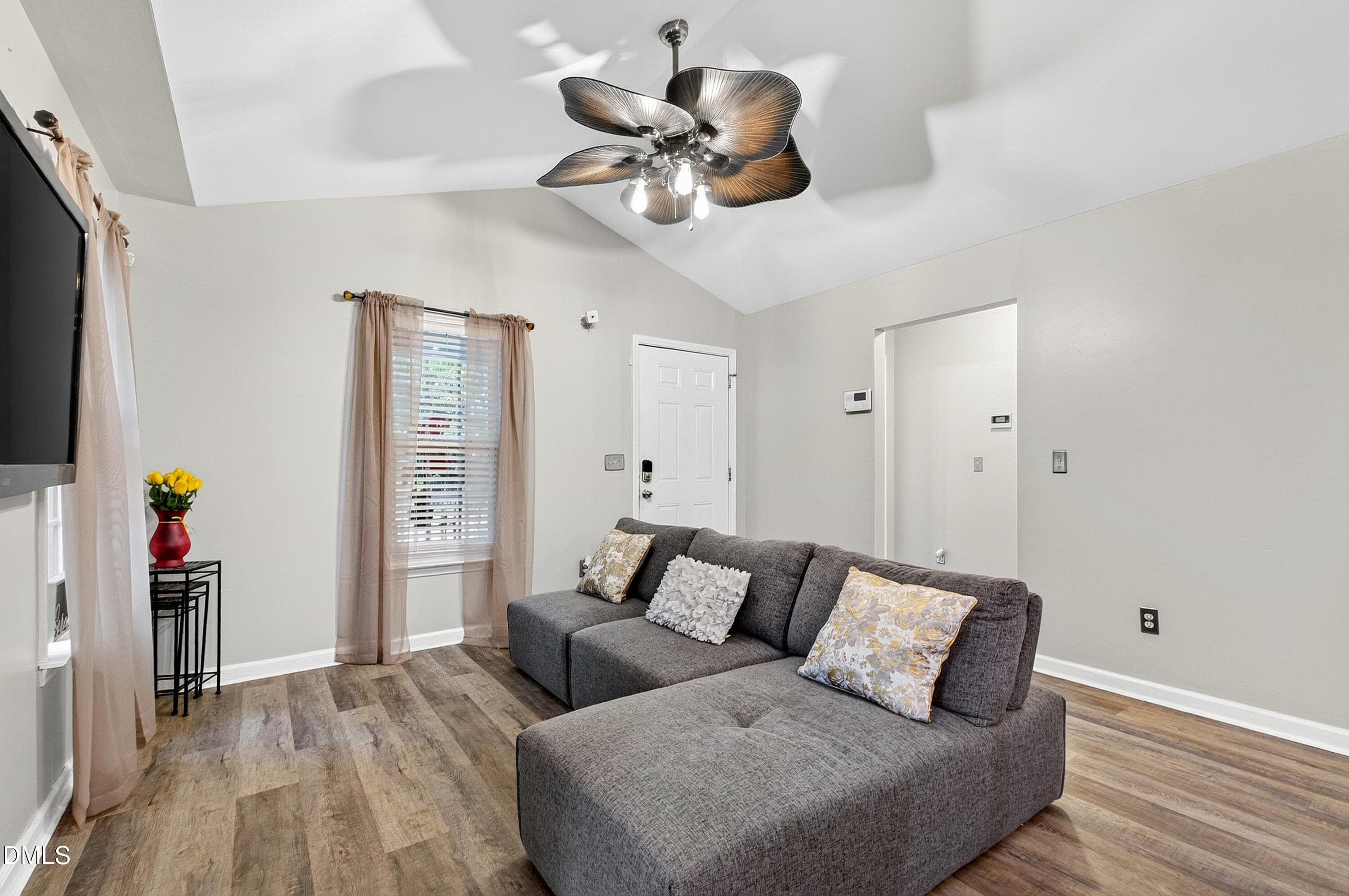 Jones (12) - 702 E Jones Street, Raleigh, NC 27601, Raleigh