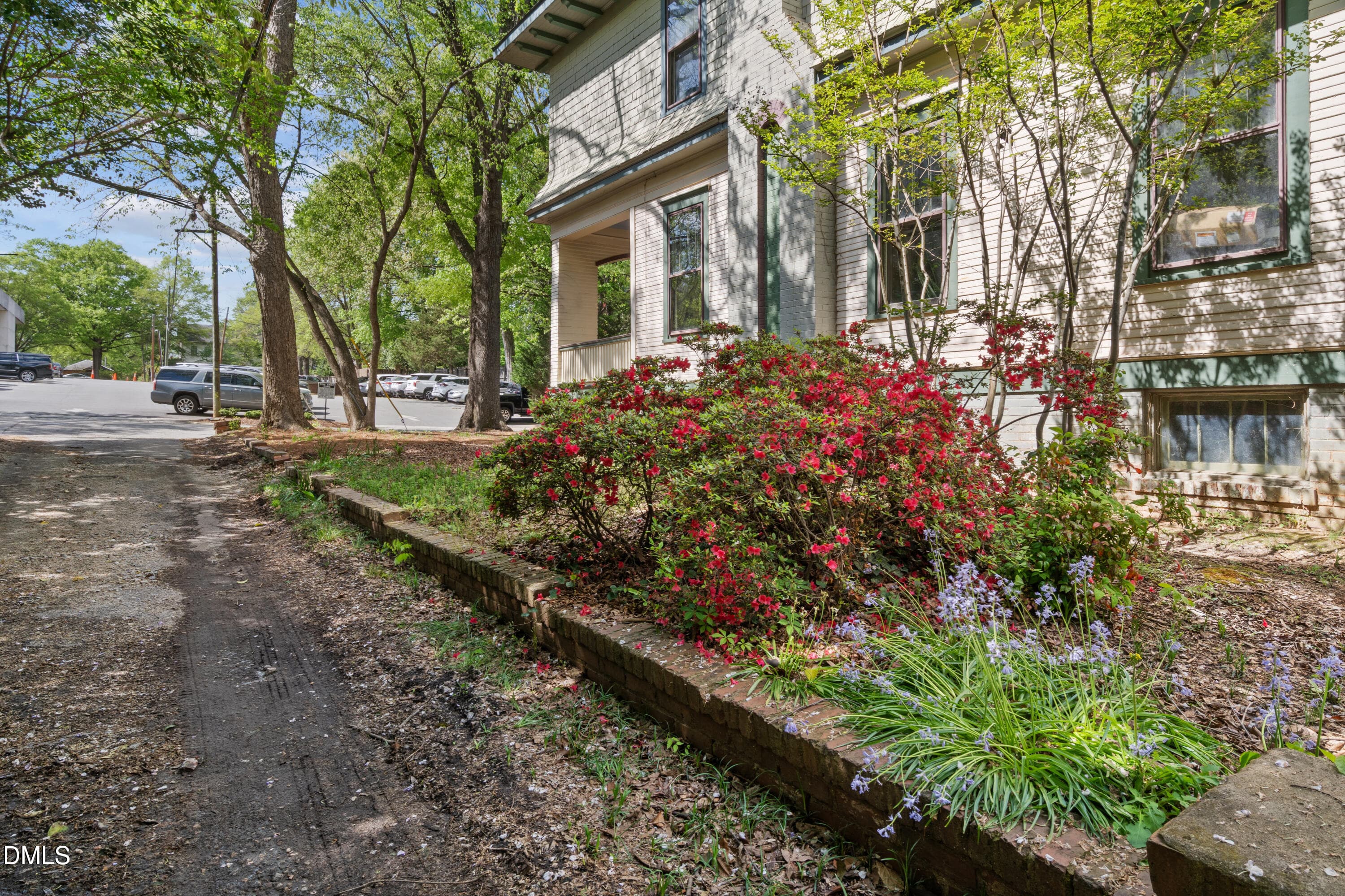 20251124140617327625000000-o - 116 Hawthorne Road, Raleigh, NC 27605, Raleigh