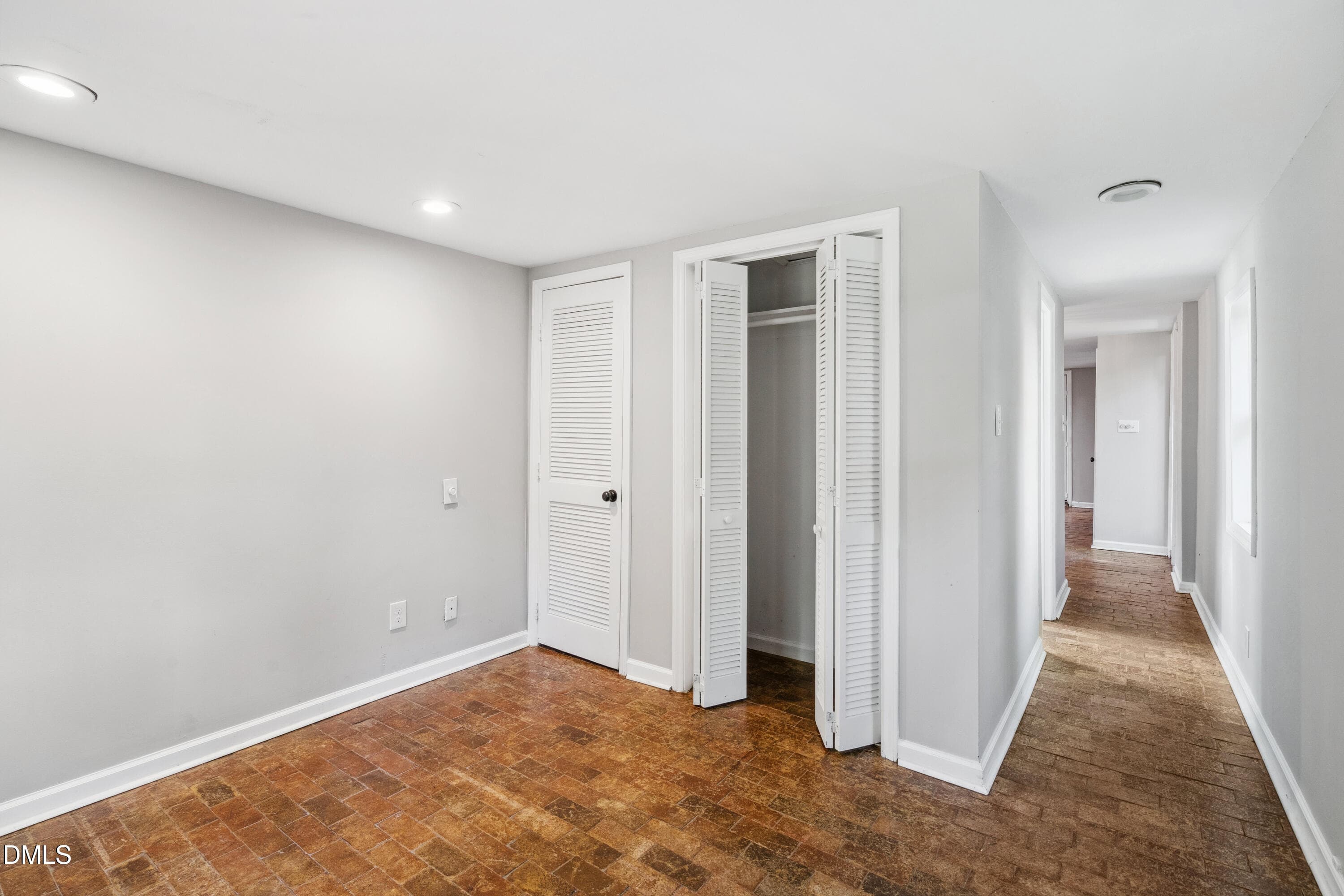 20251124142252584306000000-o - 116 Hawthorne Road, Raleigh, NC 27605, Raleigh