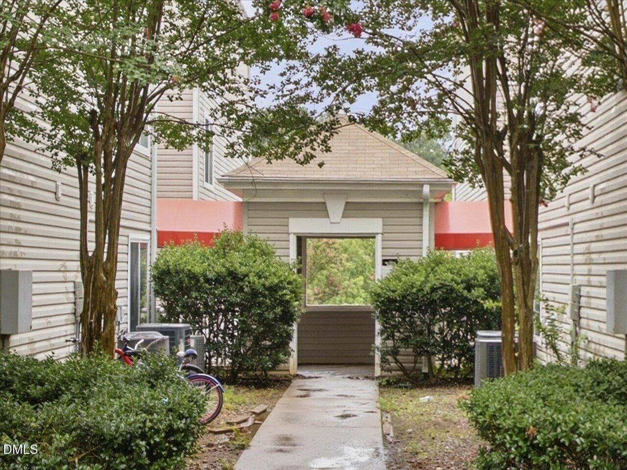 08-Entry - 1231 University Court 304, Raleigh, NC 27606, Raleigh