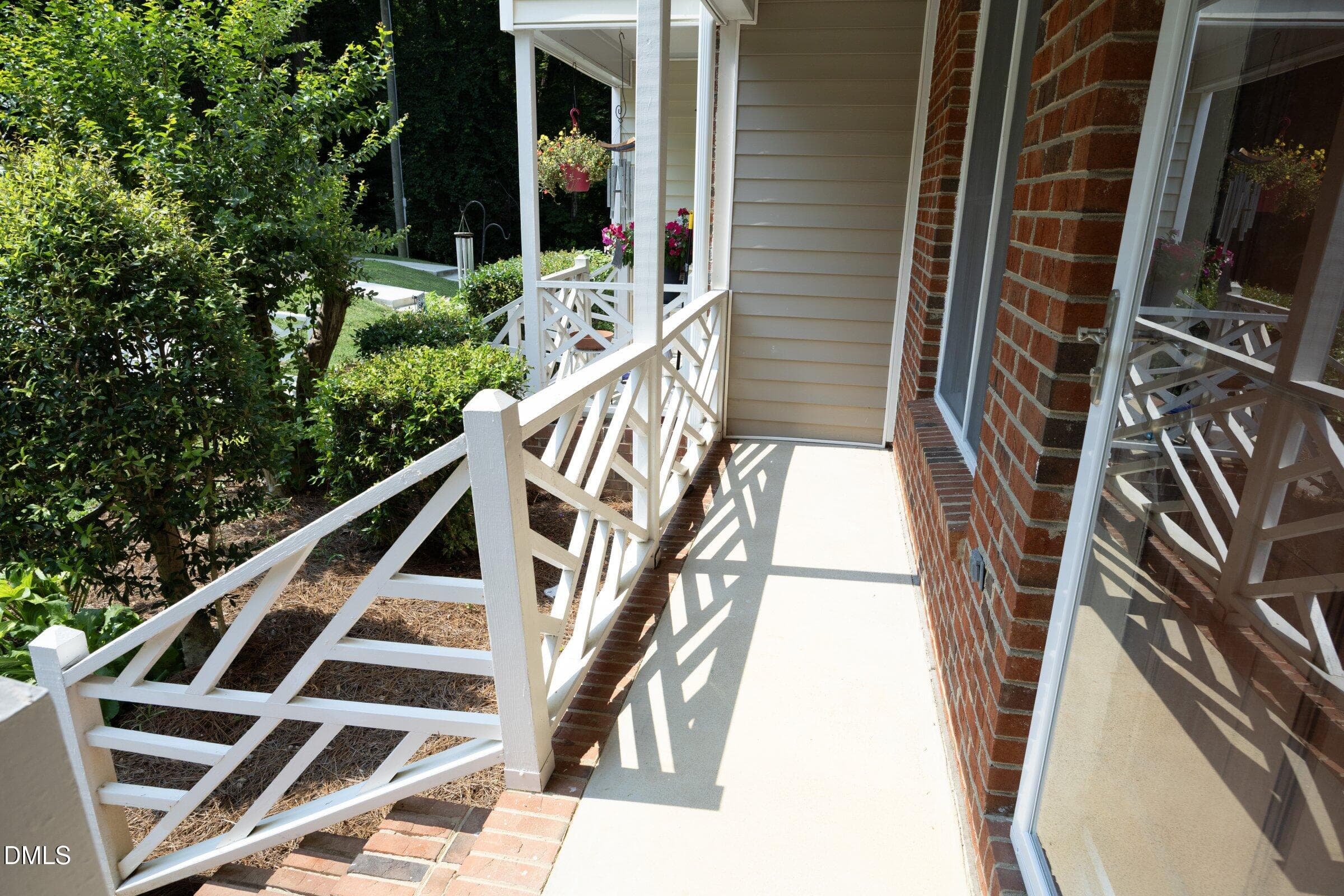 04FrontPorch - 4636 Townesbury Lane, Raleigh, NC 27612, Raleigh