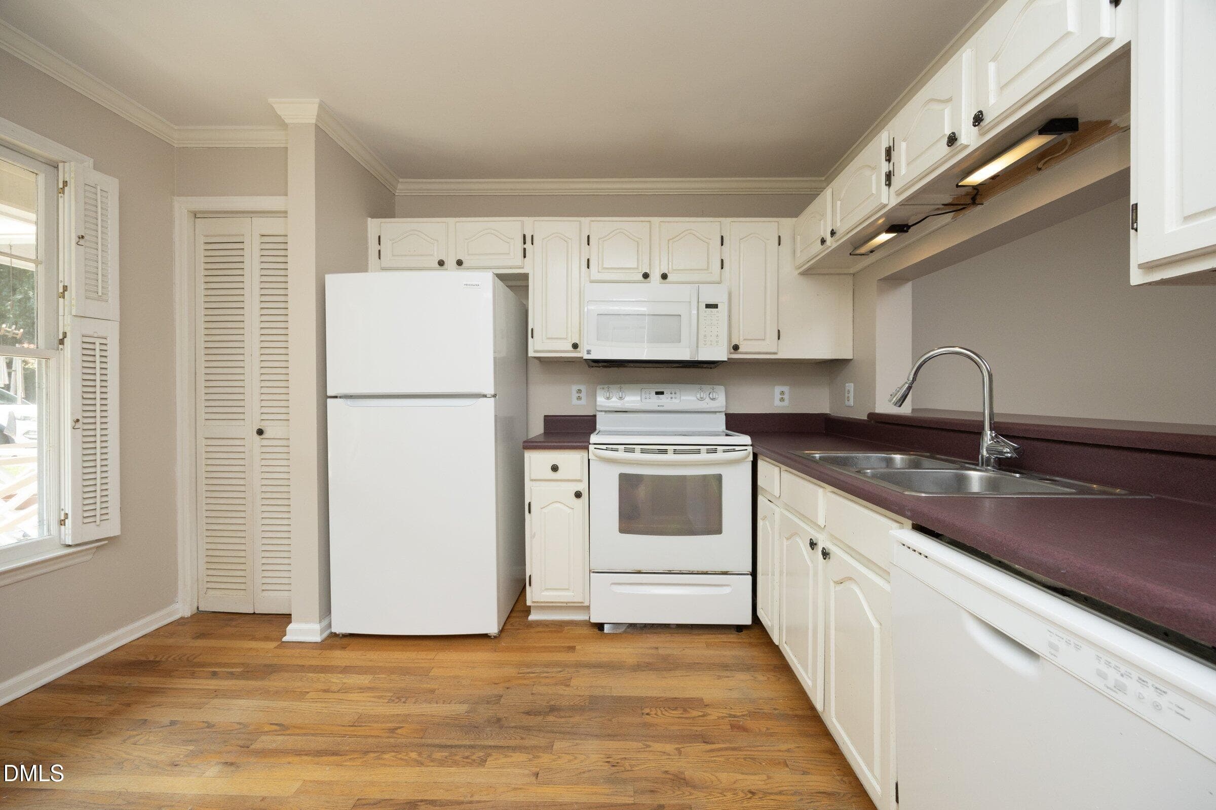 07Kitchen - 4636 Townesbury Lane, Raleigh, NC 27612, Raleigh