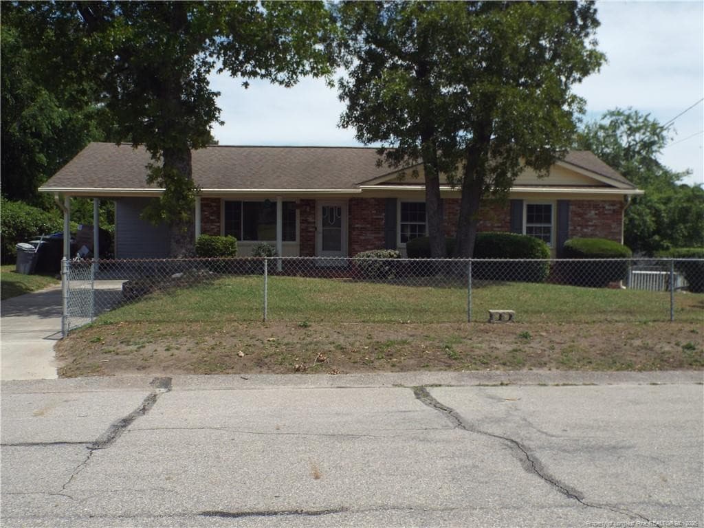 Photo 3 - 1909 Ashton Road, Fayetteville, NC 28304, Fayetteville