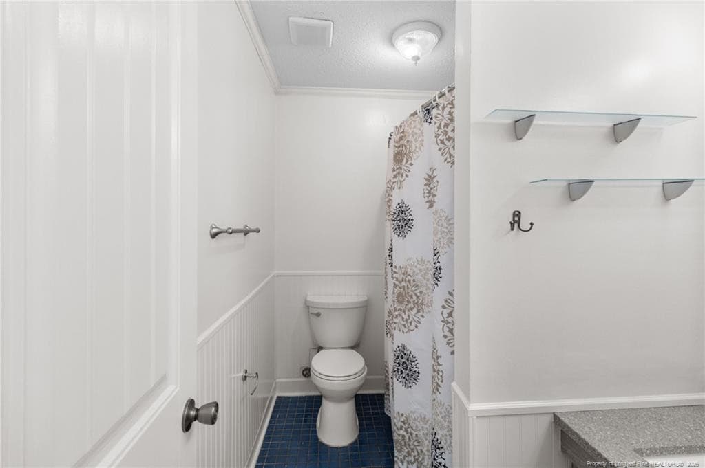 Guest Bath - 6432 Easthampton Road, Fayetteville, NC 28314, Fayetteville