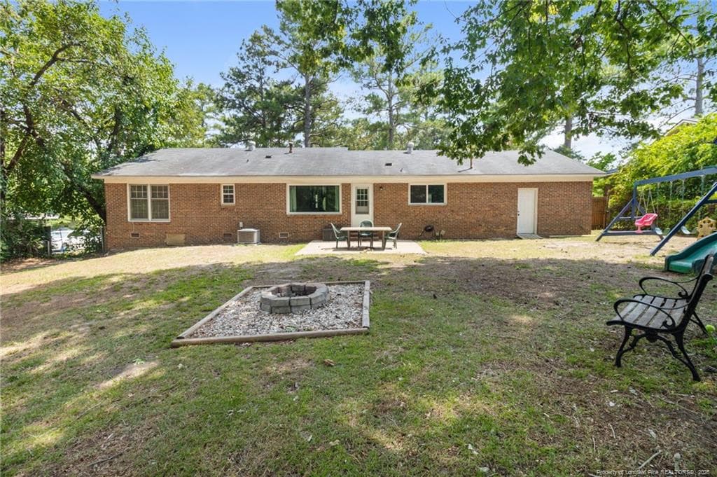 fire pit - 6432 Easthampton Road, Fayetteville, NC 28314, Fayetteville