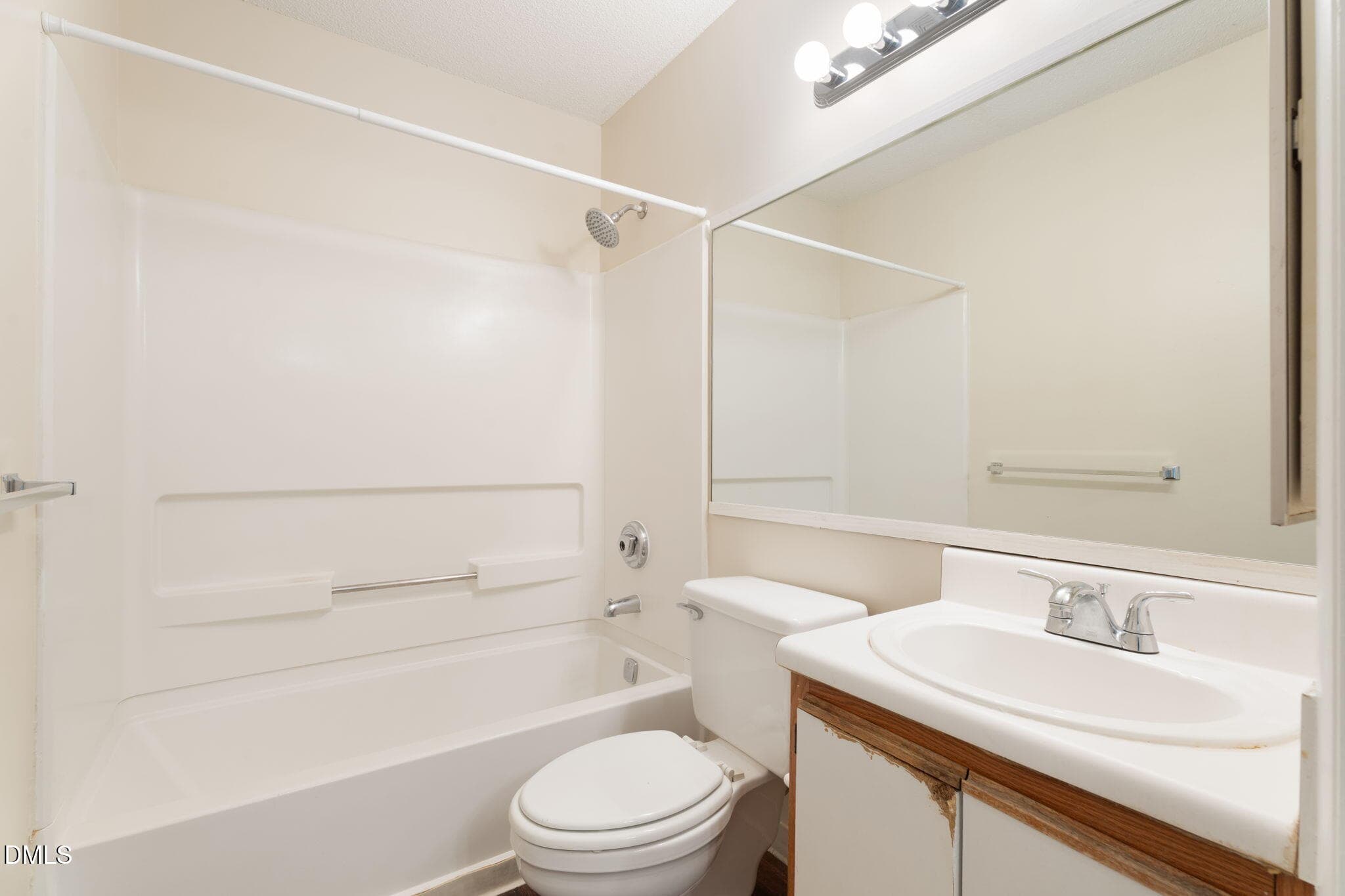 12-web-or-mls-DSC05468 - 1420 Collegiate Circle 102, Raleigh, NC 27606, Raleigh