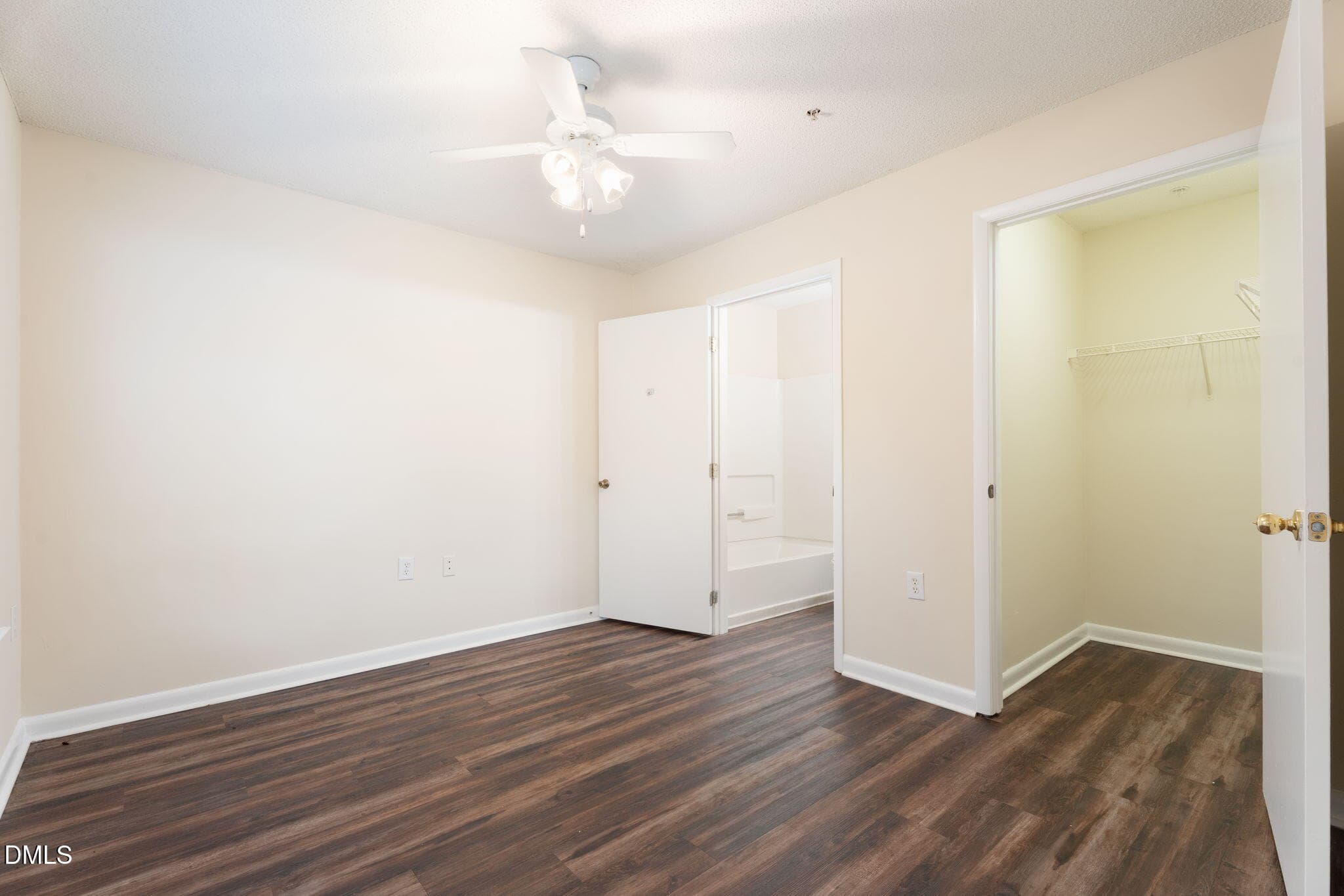 18-web-or-mls-DSC05498 - 1420 Collegiate Circle 102, Raleigh, NC 27606, Raleigh