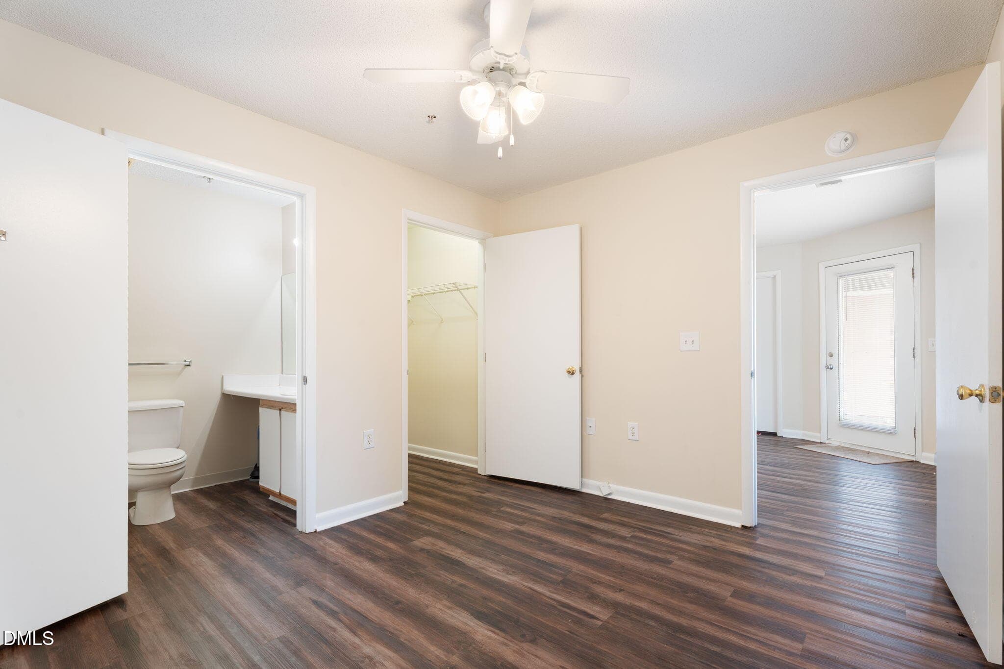19-web-or-mls-DSC05503 - 1420 Collegiate Circle 102, Raleigh, NC 27606, Raleigh