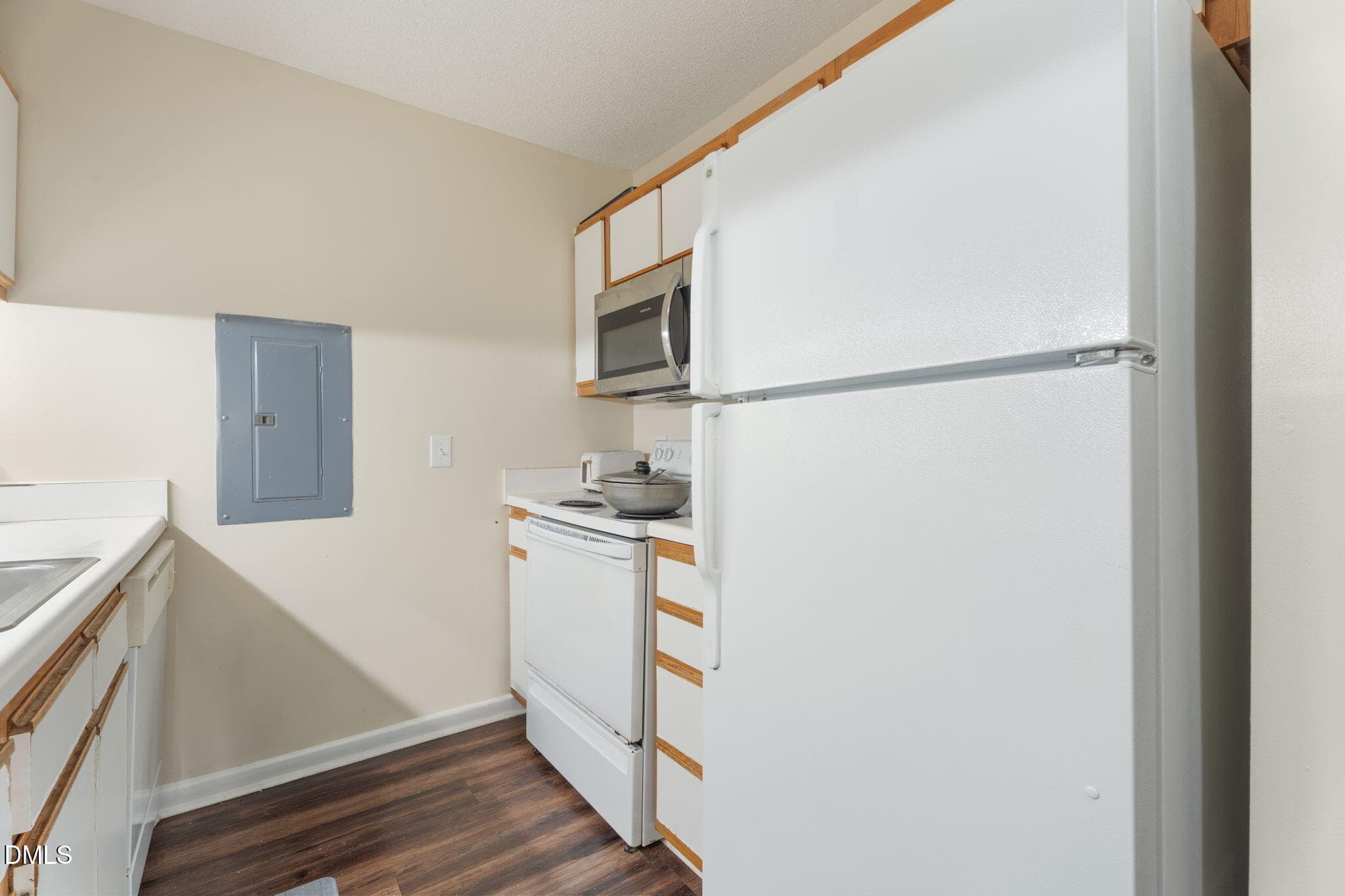 26-web-or-mls-DSC05548 - 1420 Collegiate Circle 102, Raleigh, NC 27606, Raleigh
