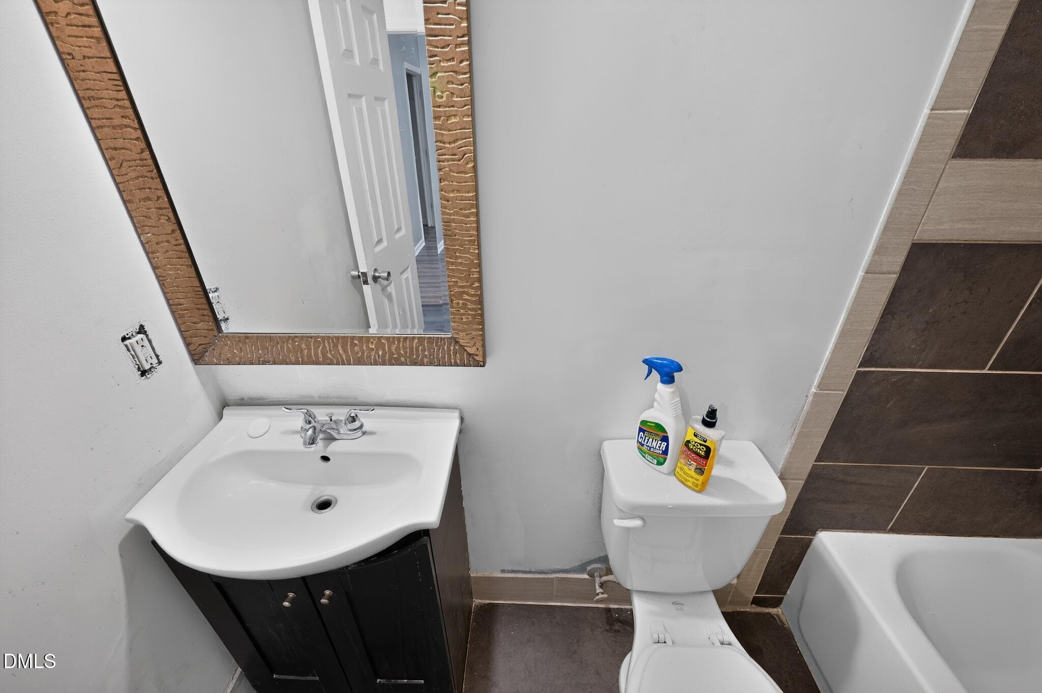 22_3016_Dearborn_Dr-Bathroom-8652 - 3016 Dearborn Drive, Durham, NC 27704, Durham