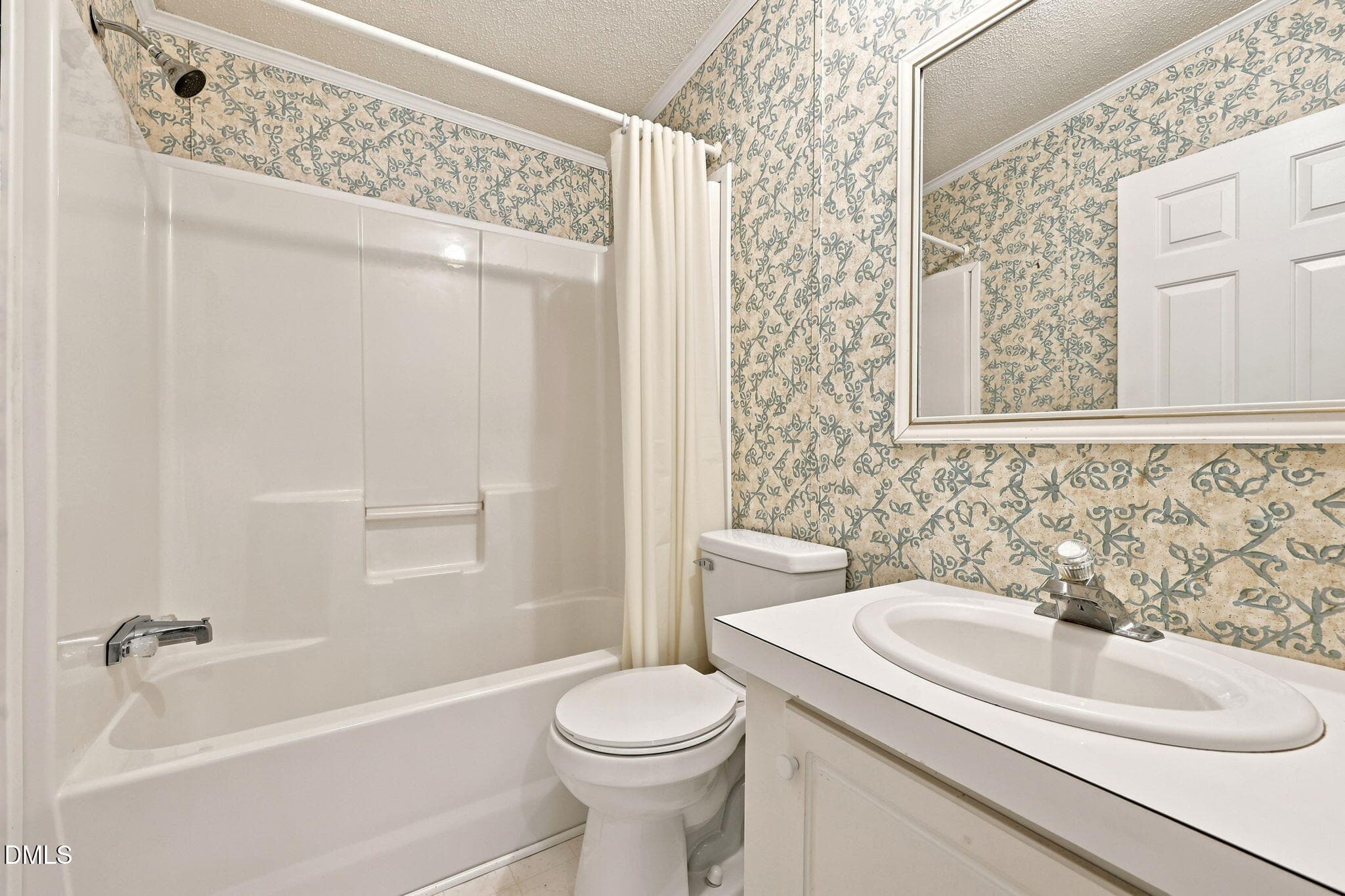 Full Bathroom - 602 Newton Avenue, Princeville, NC 27886, Princeville